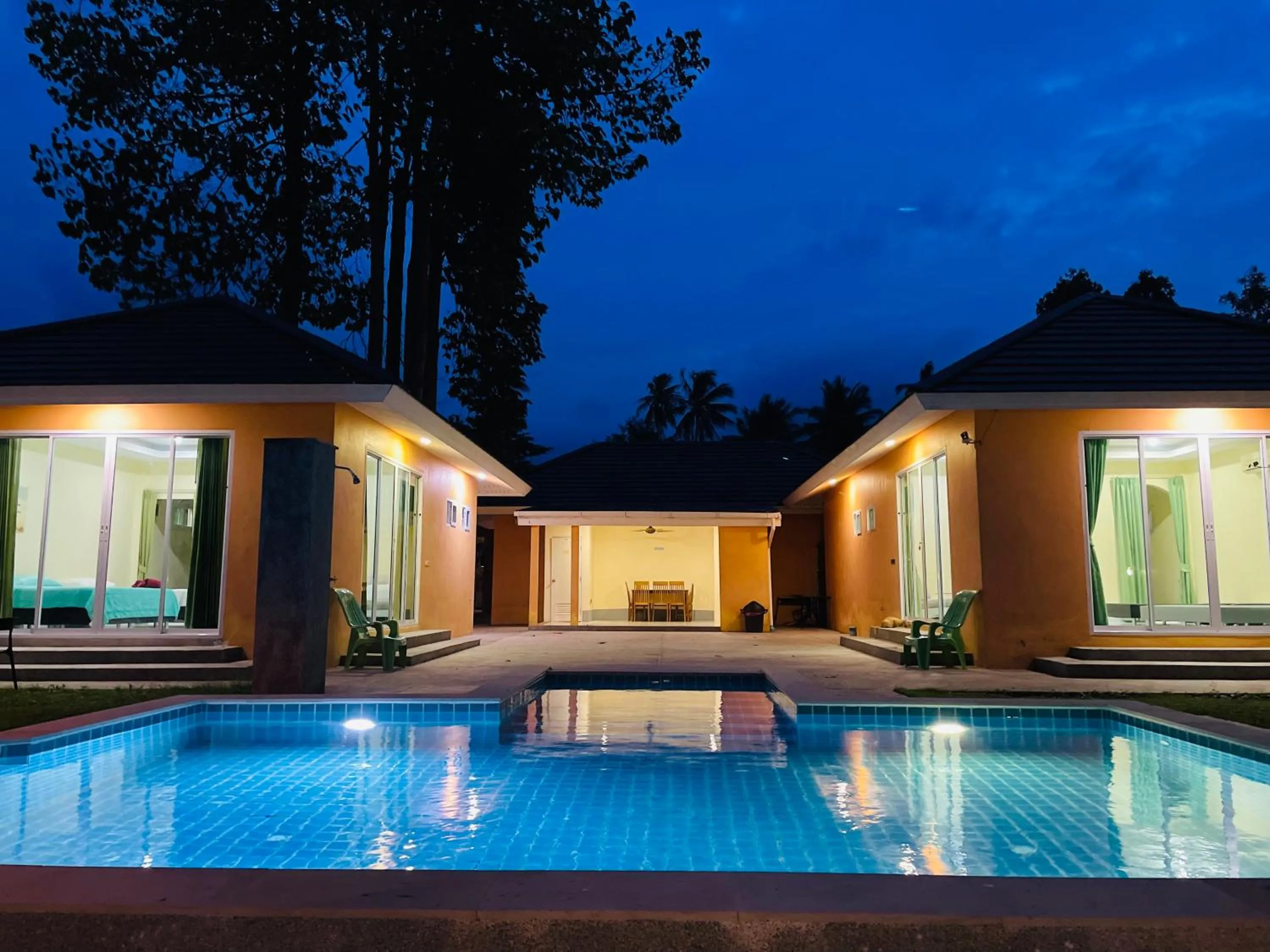 Swimming pool in Khanom Garden Suite