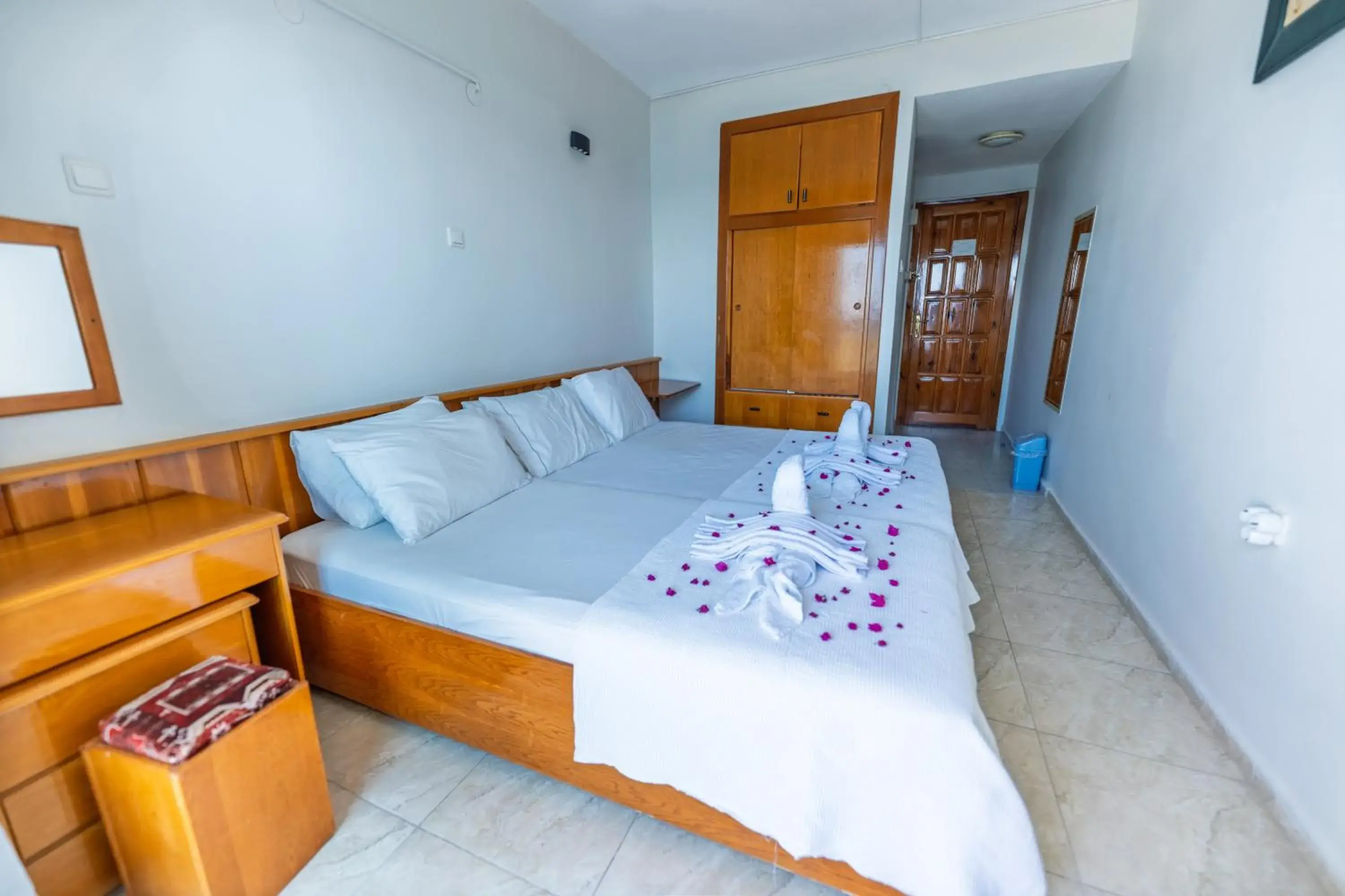 Triple Room with Sea View in Çidihan HOTEL Triple Room with Sea View in Çidihan HOTEL