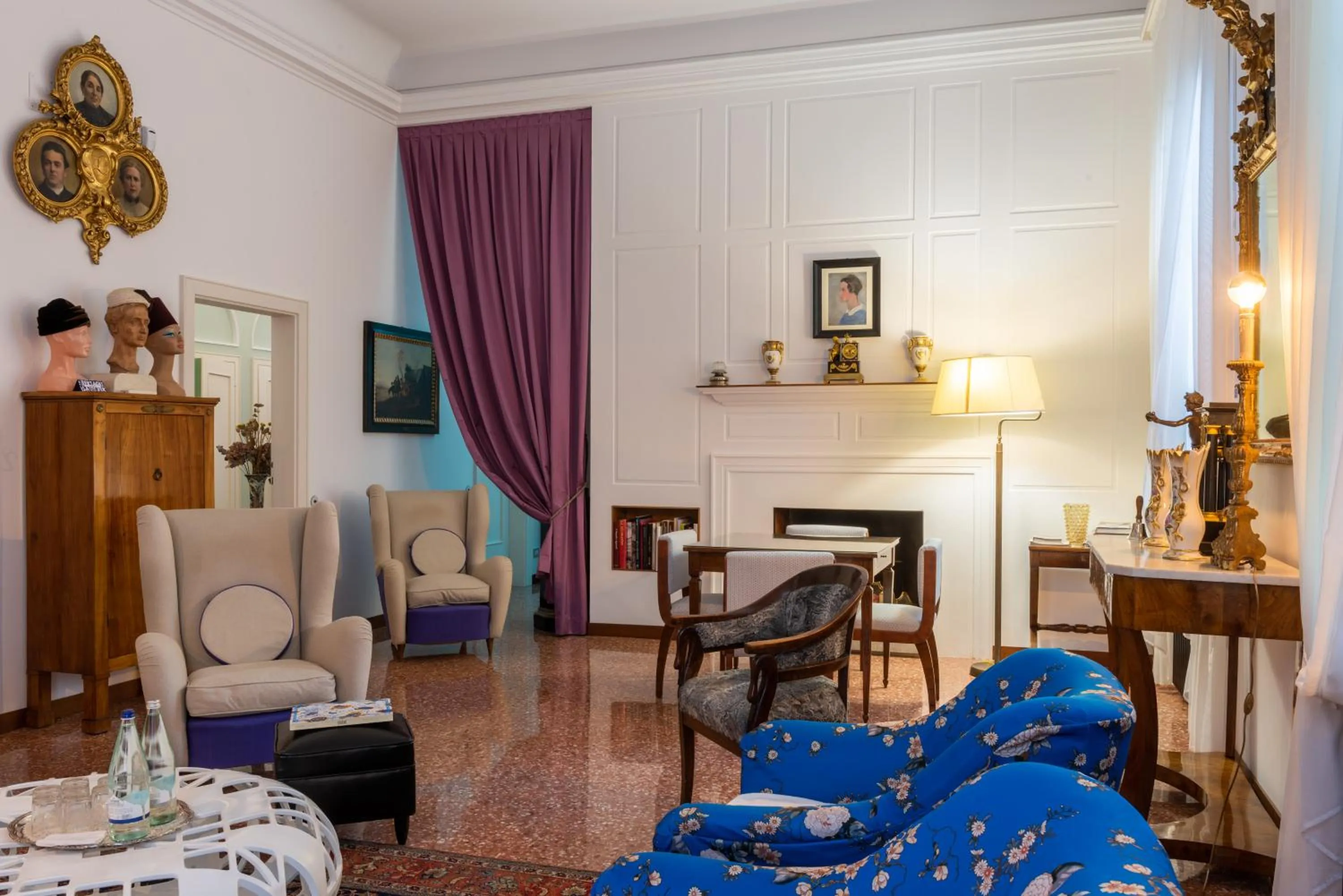 Communal lounge/ TV room, Bed in Casa Bertagni