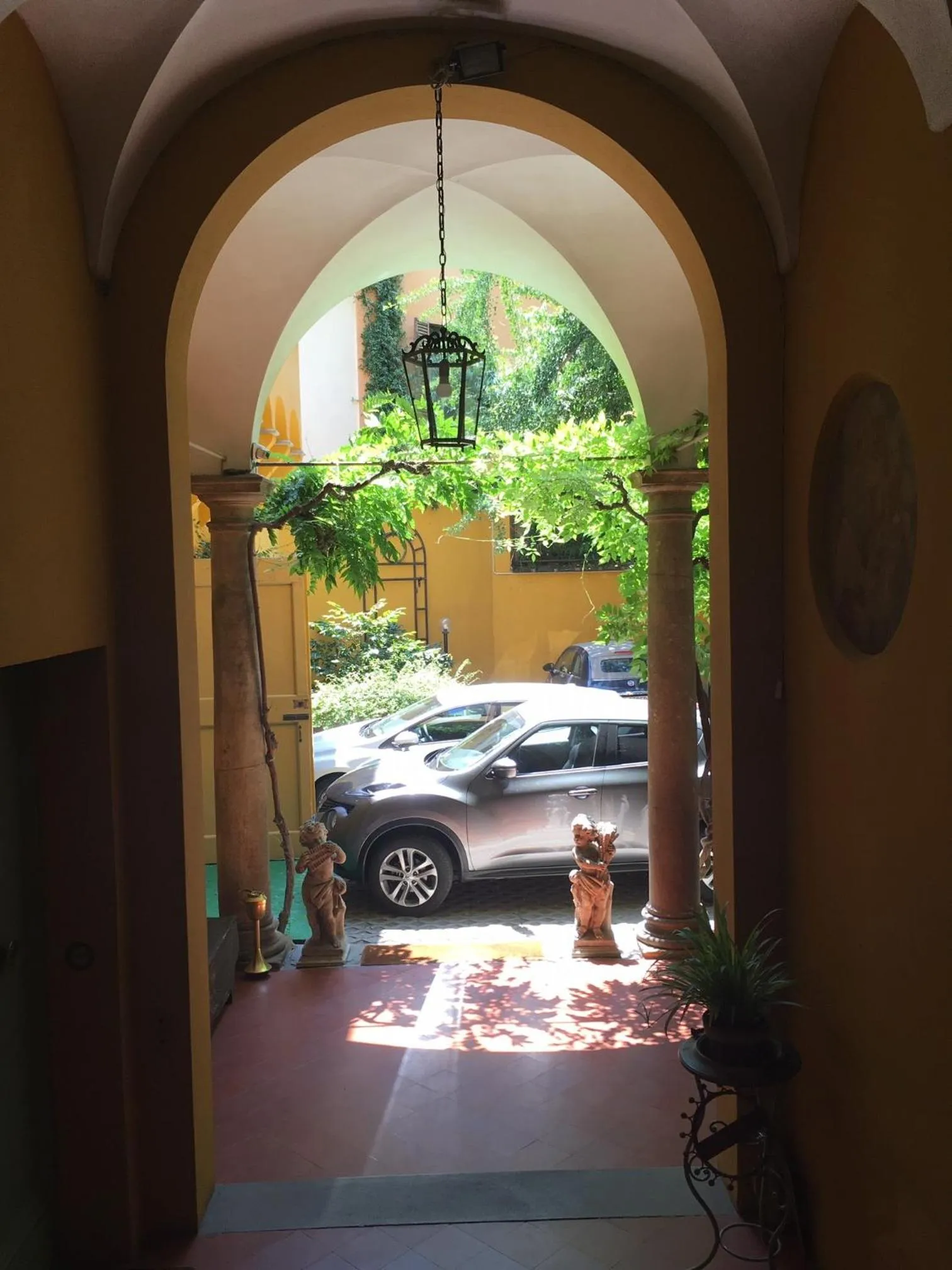 Facade/entrance in Casa Bertagni