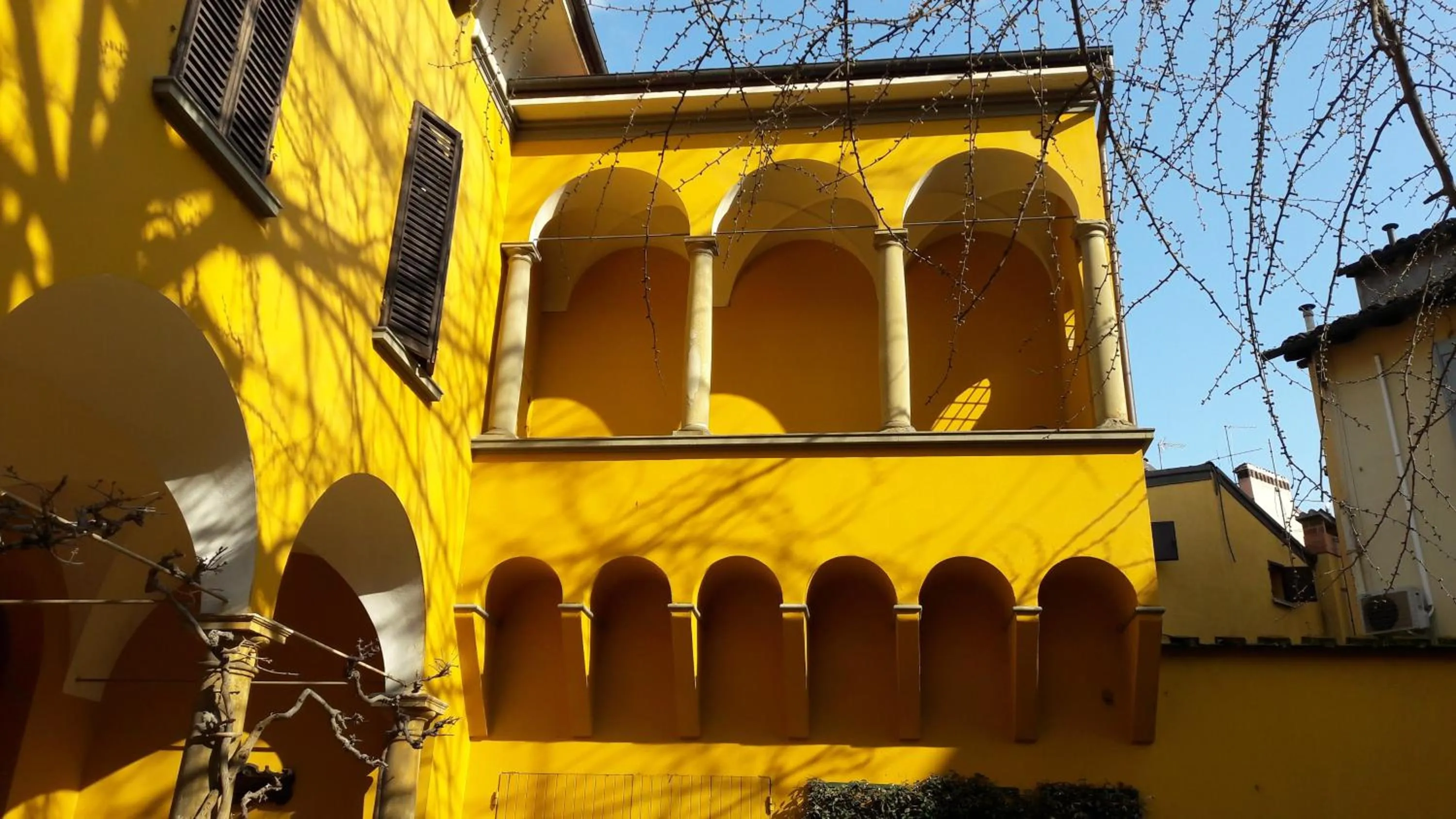 Property building in Casa Bertagni