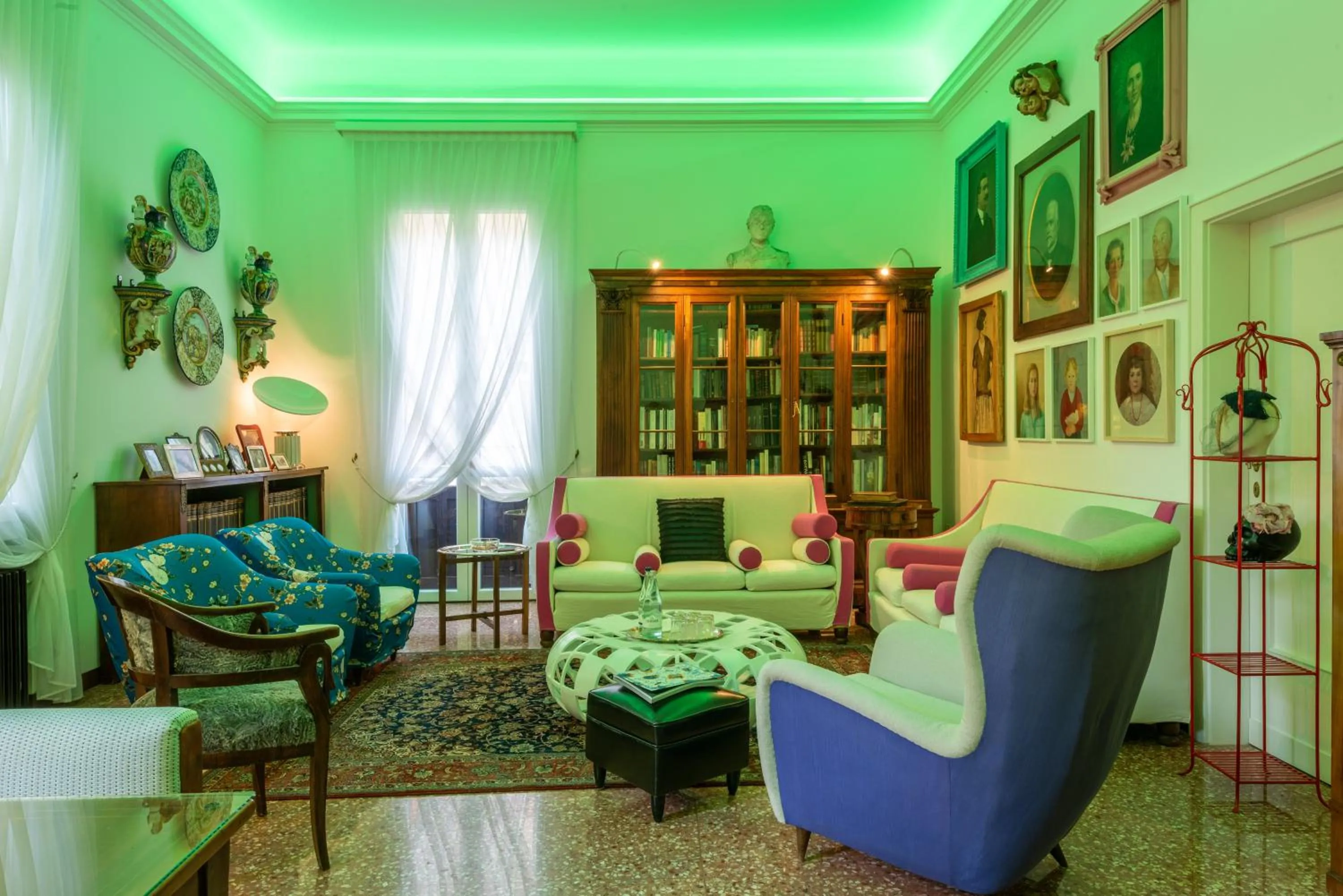 Library in Casa Bertagni