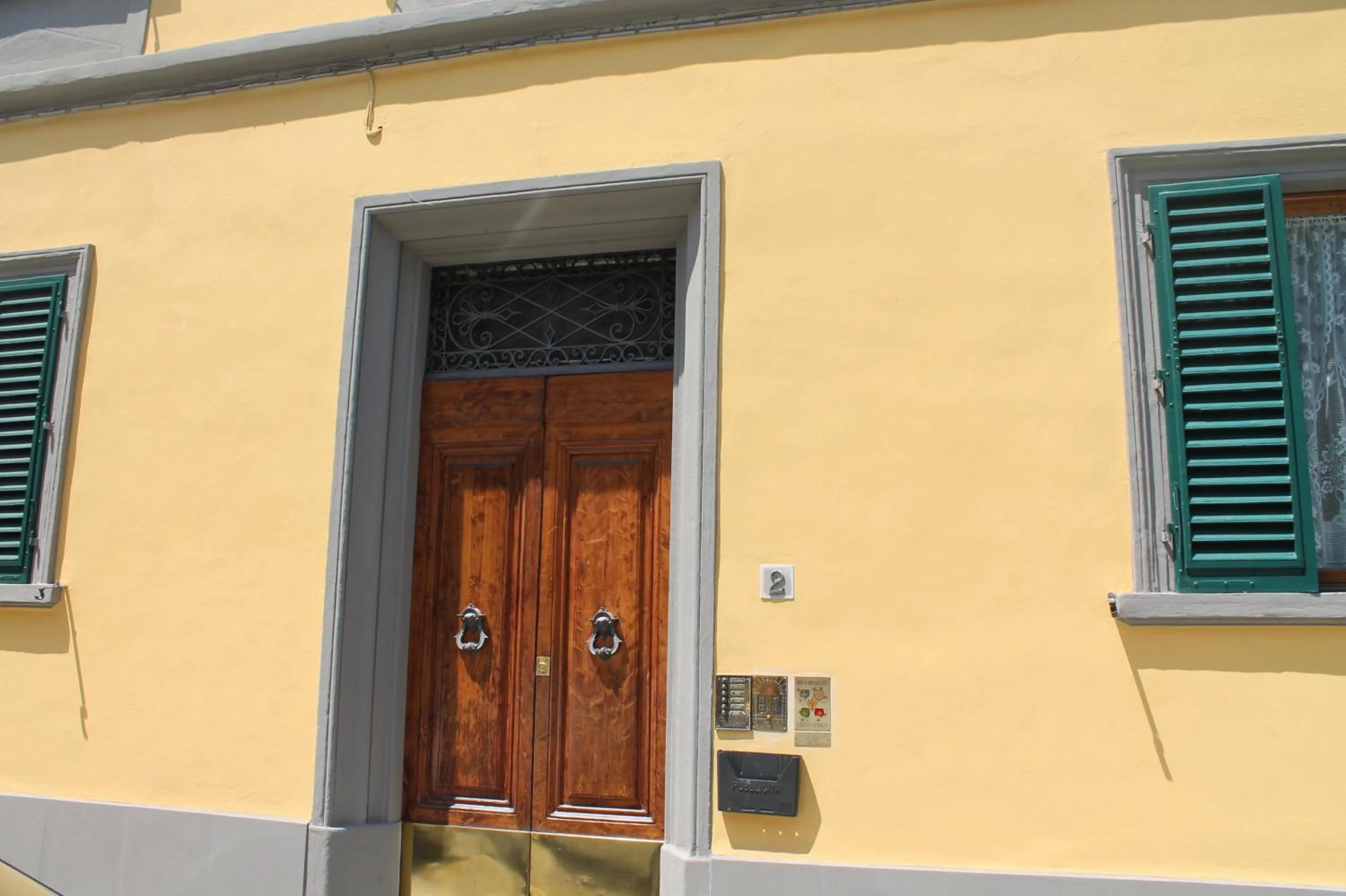 Facade/entrance in B&B Porta San Frediano