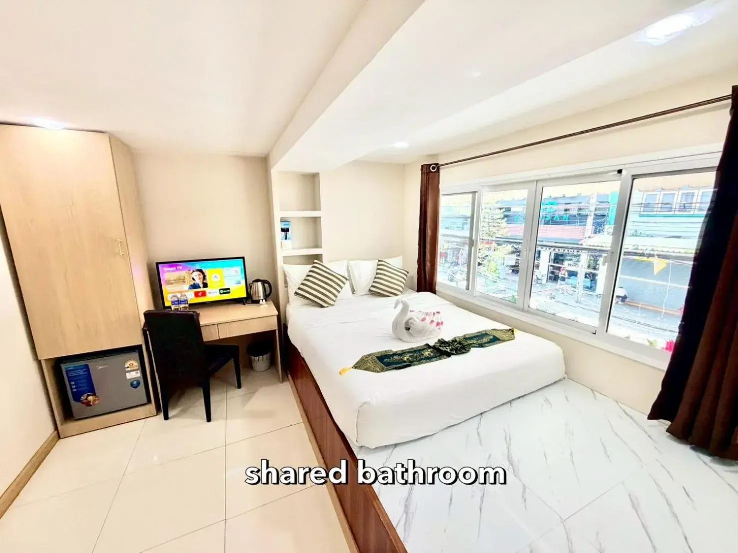 Double Room with Shared Bathroom in PSA Palace Khaosan Double Room with Shared Bathroom in PSA Palace Khaosan