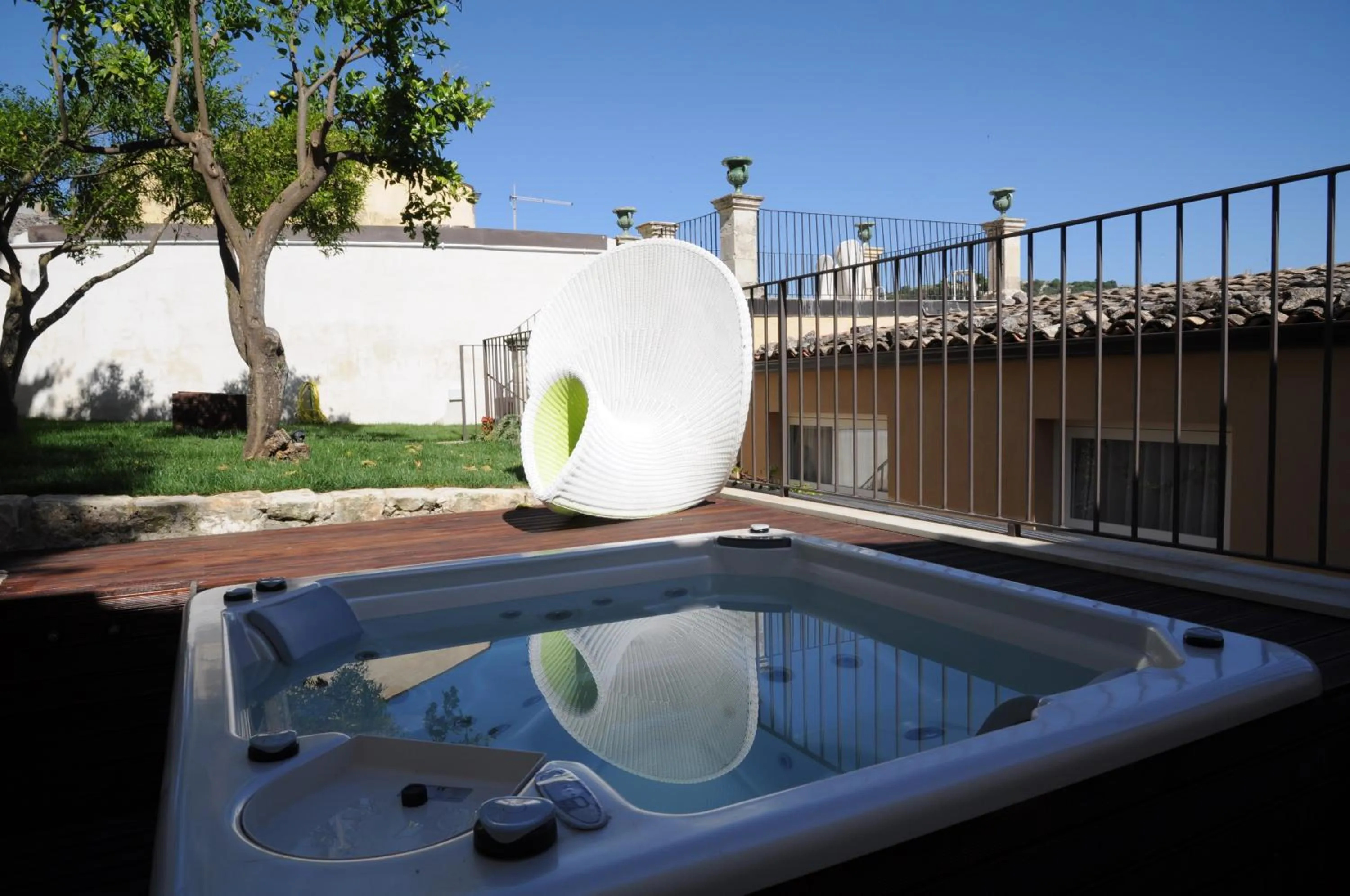 Garden view in Iblainsuite