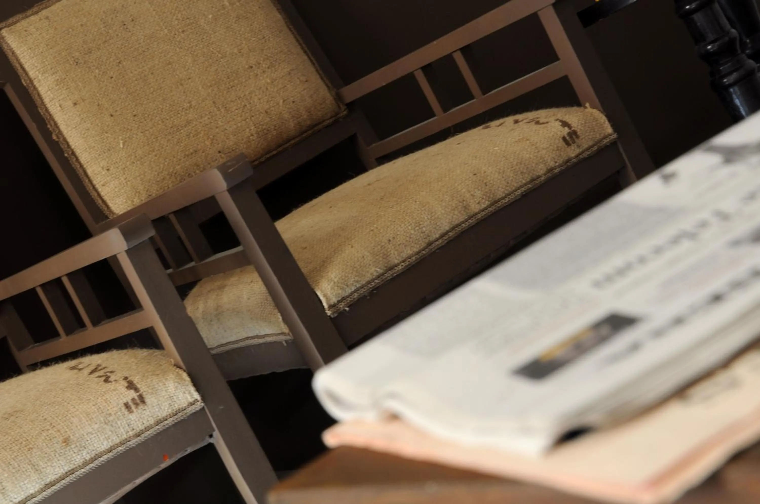 Communal lounge/ TV room, Bed in Iblainsuite