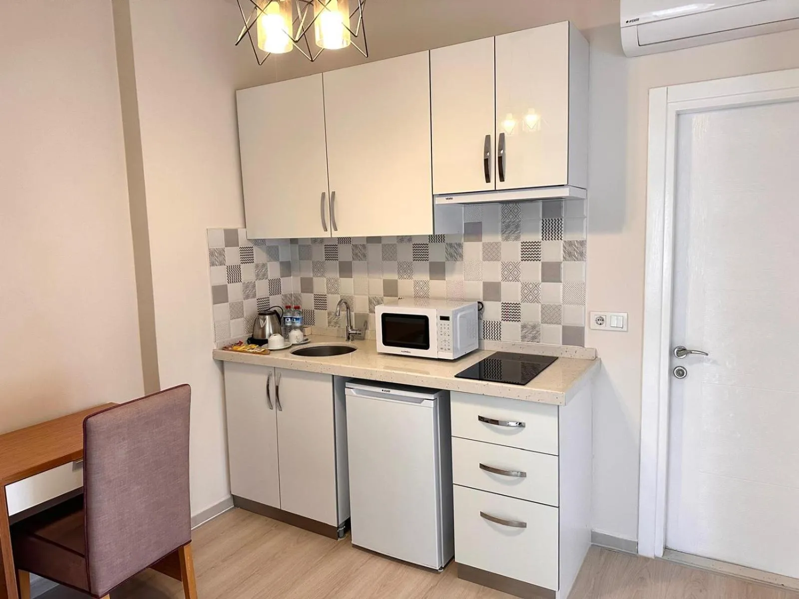 Kitchen or kitchenette in Şeker Apartments