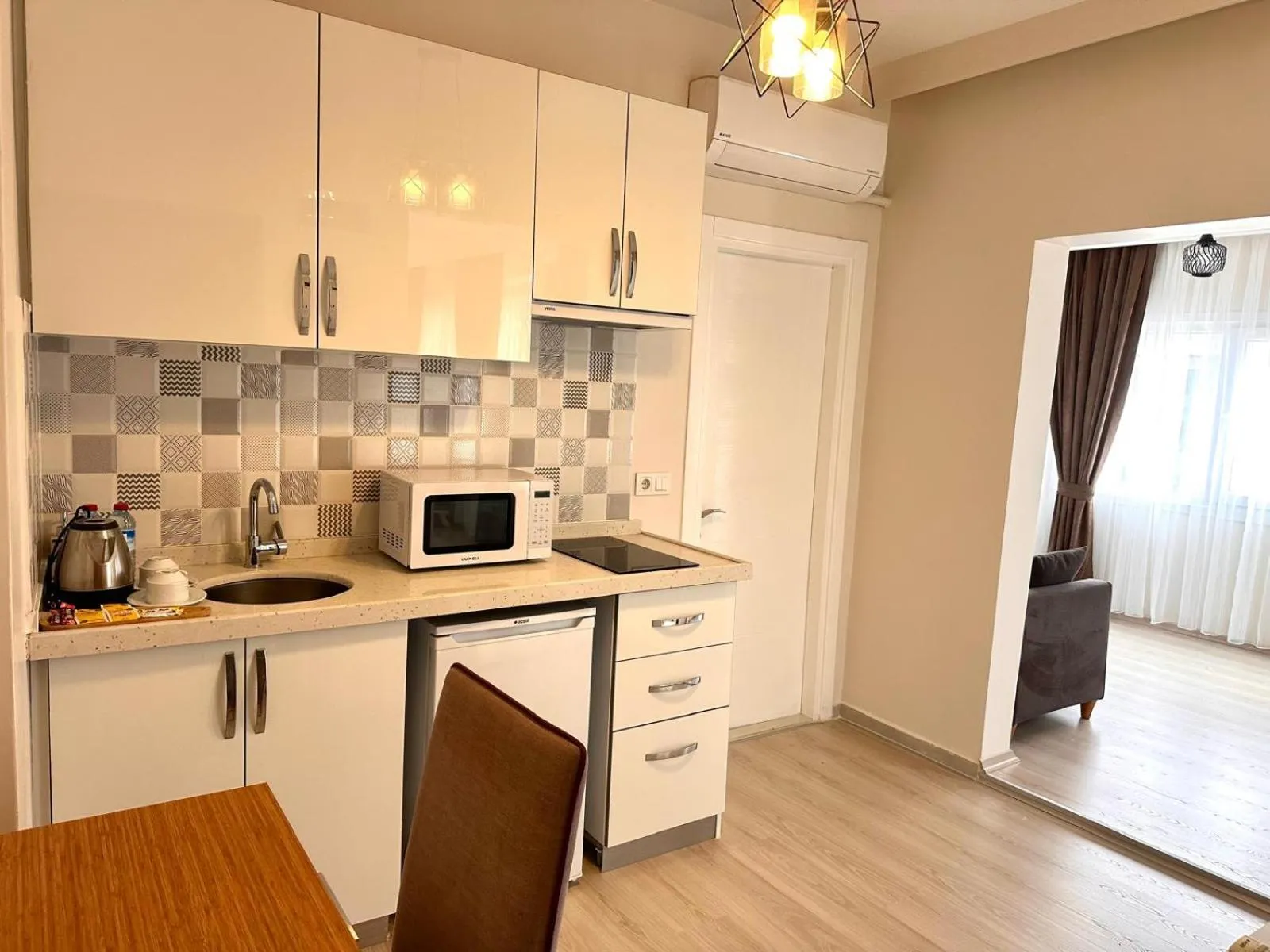 Kitchen or kitchenette in Şeker Apartments