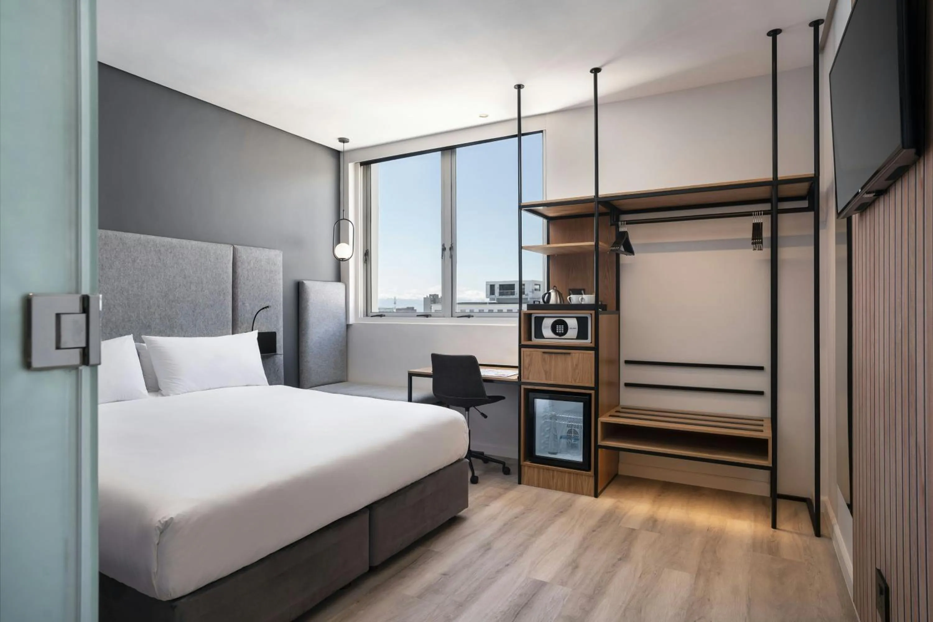 Photo of the whole room, Bed in Protea Hotel Fire & Ice by Marriott Cape Town