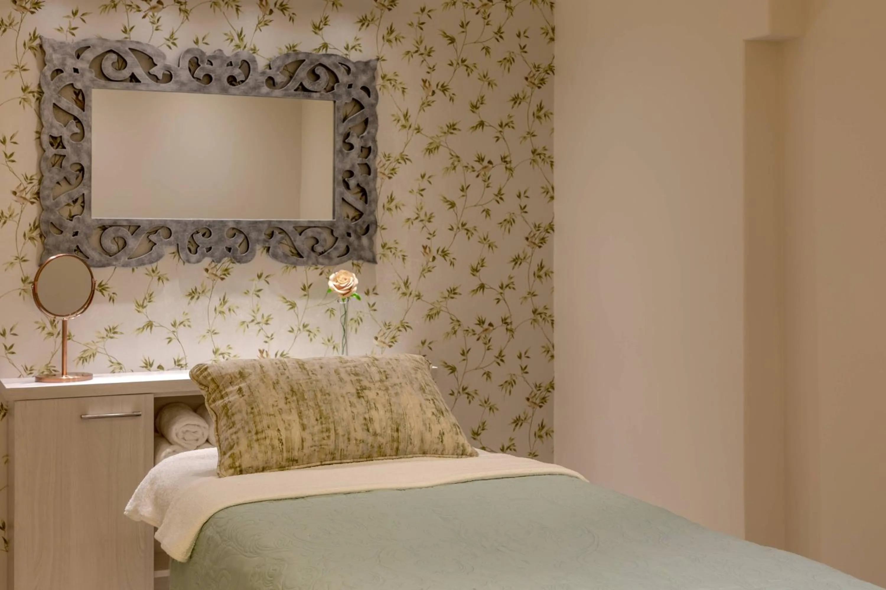 Spa and wellness centre/facilities, Bed in Protea Hotel Fire & Ice by Marriott Cape Town