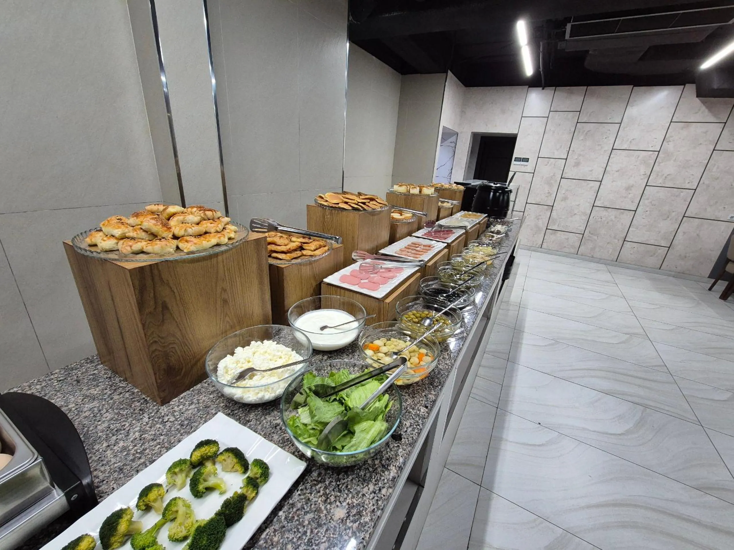 Food and drinks in Art Air hotel