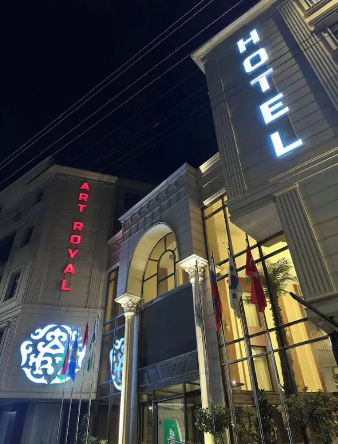 Property building in Art Royal