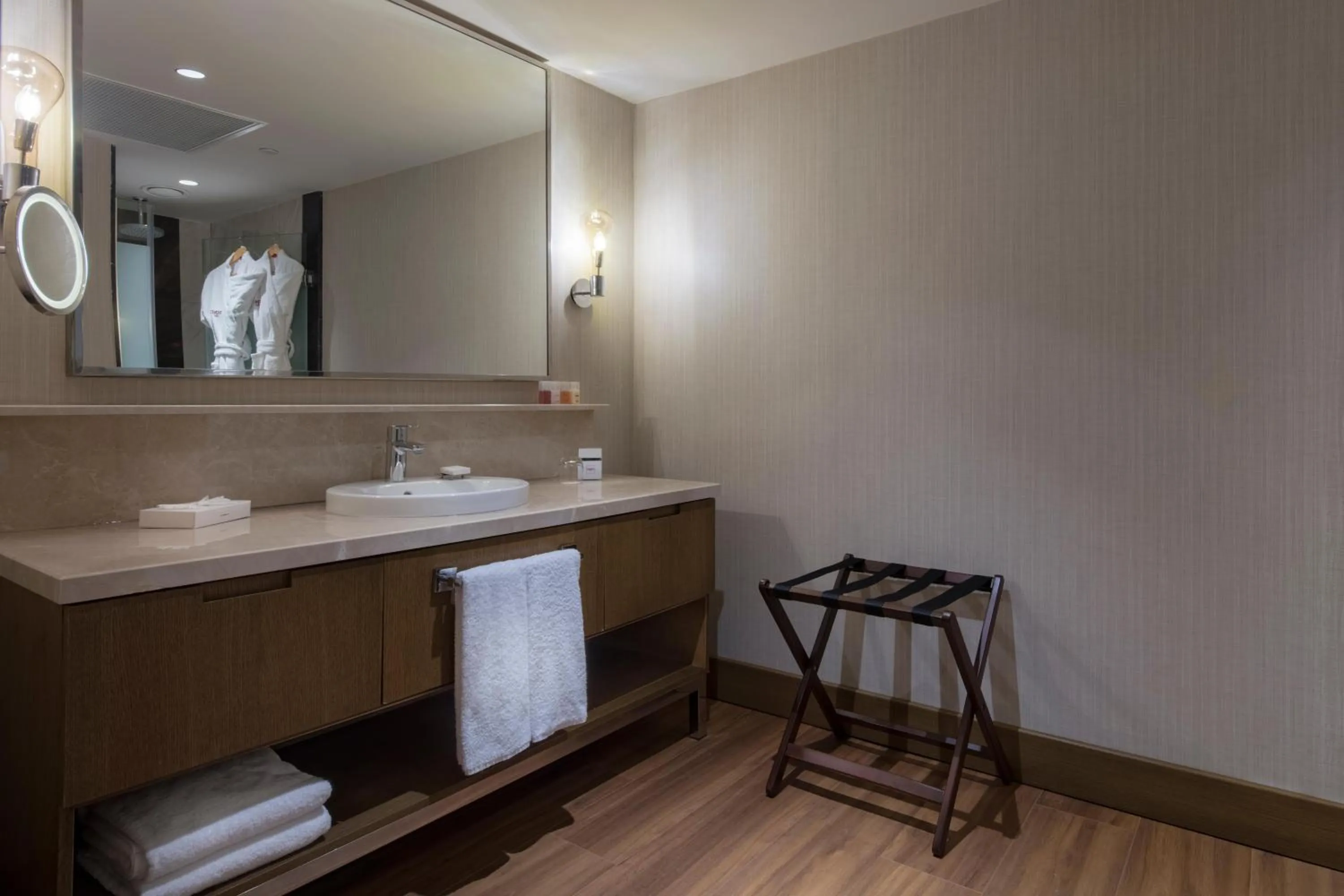 Bathroom in Trendy Lara