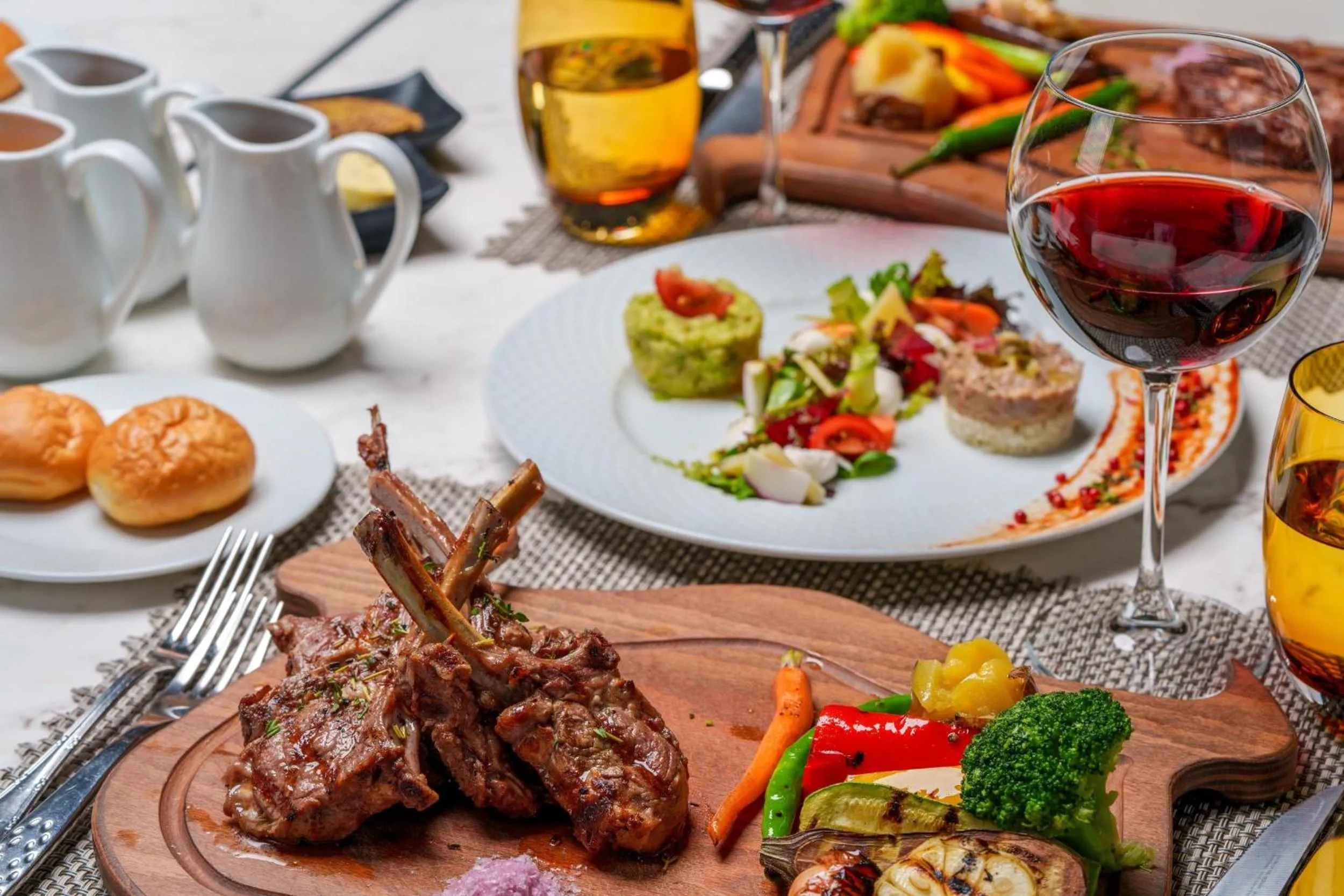 Restaurant/places to eat in Trendy Lara