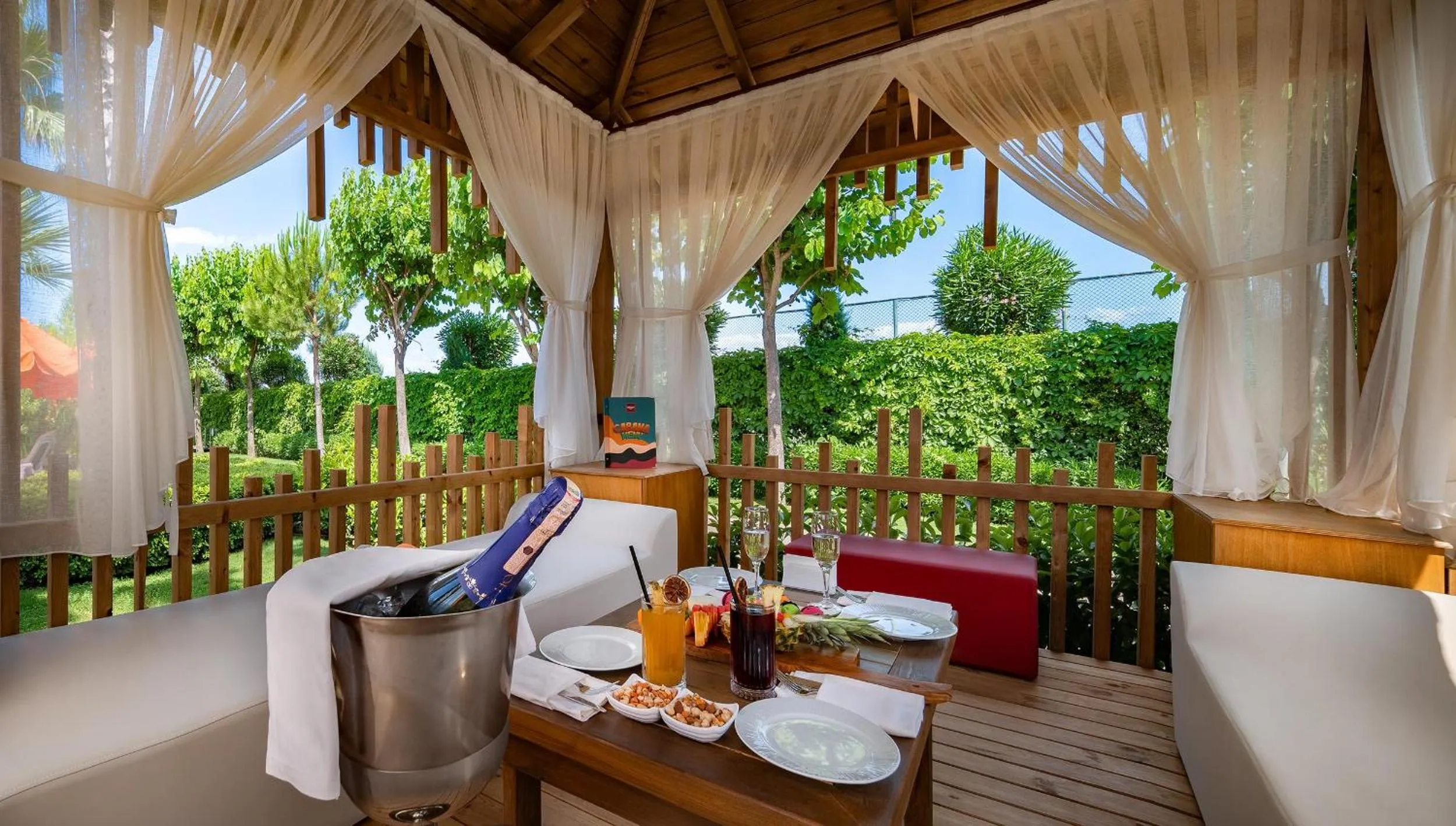 Other in Trendy Lara