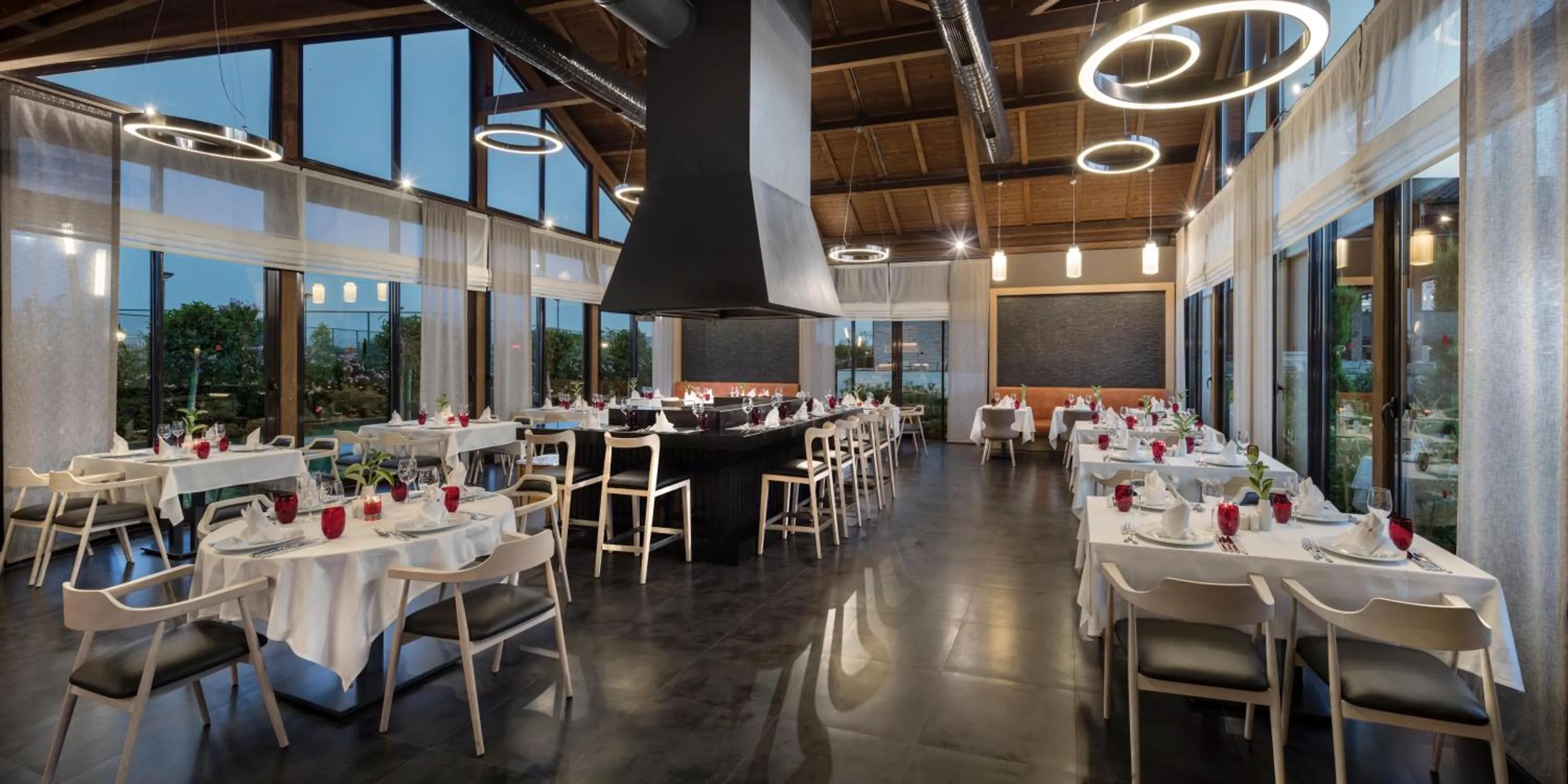 Restaurant/places to eat in Trendy Lara