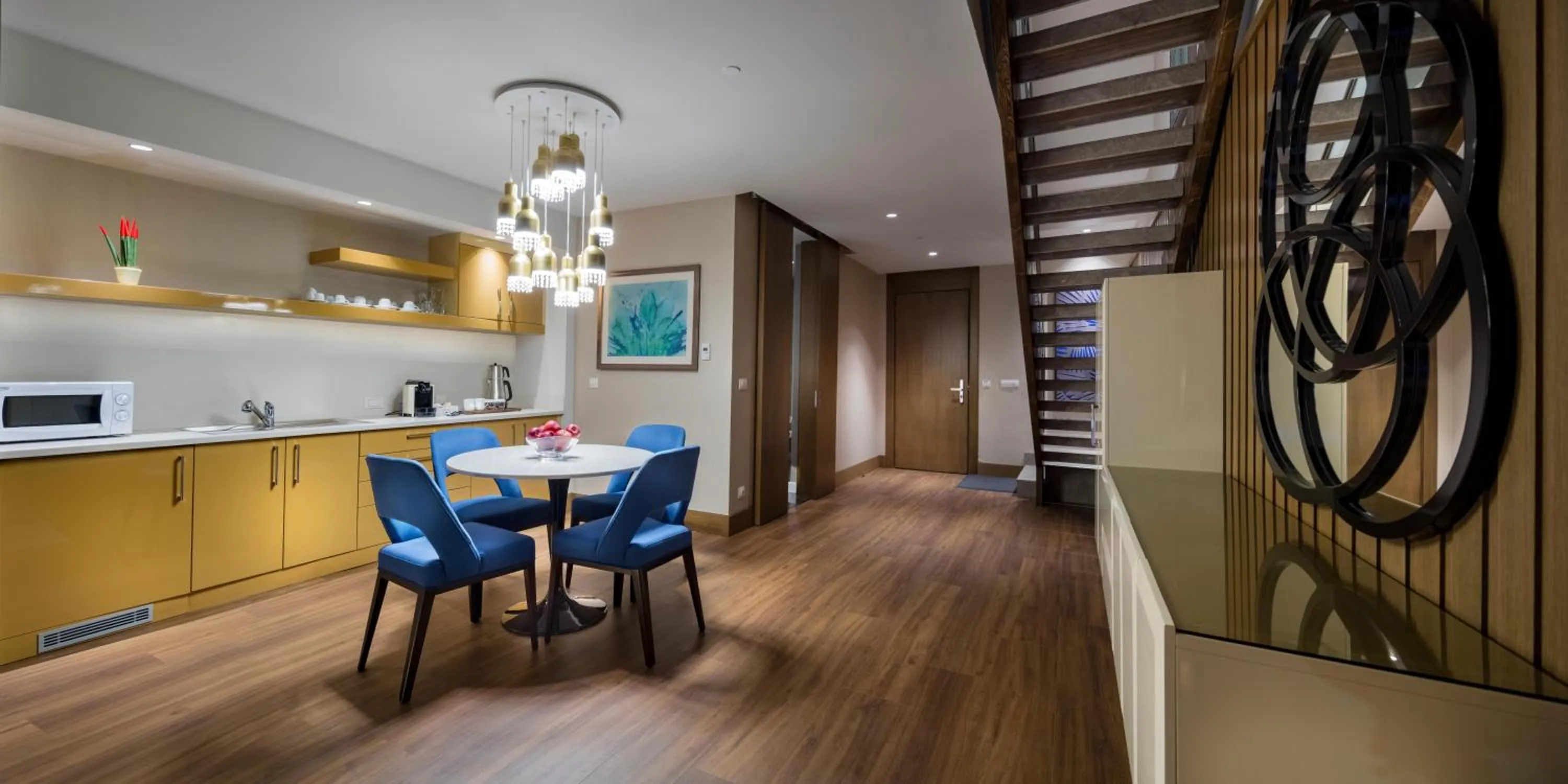 Photo of the whole room in Trendy Lara