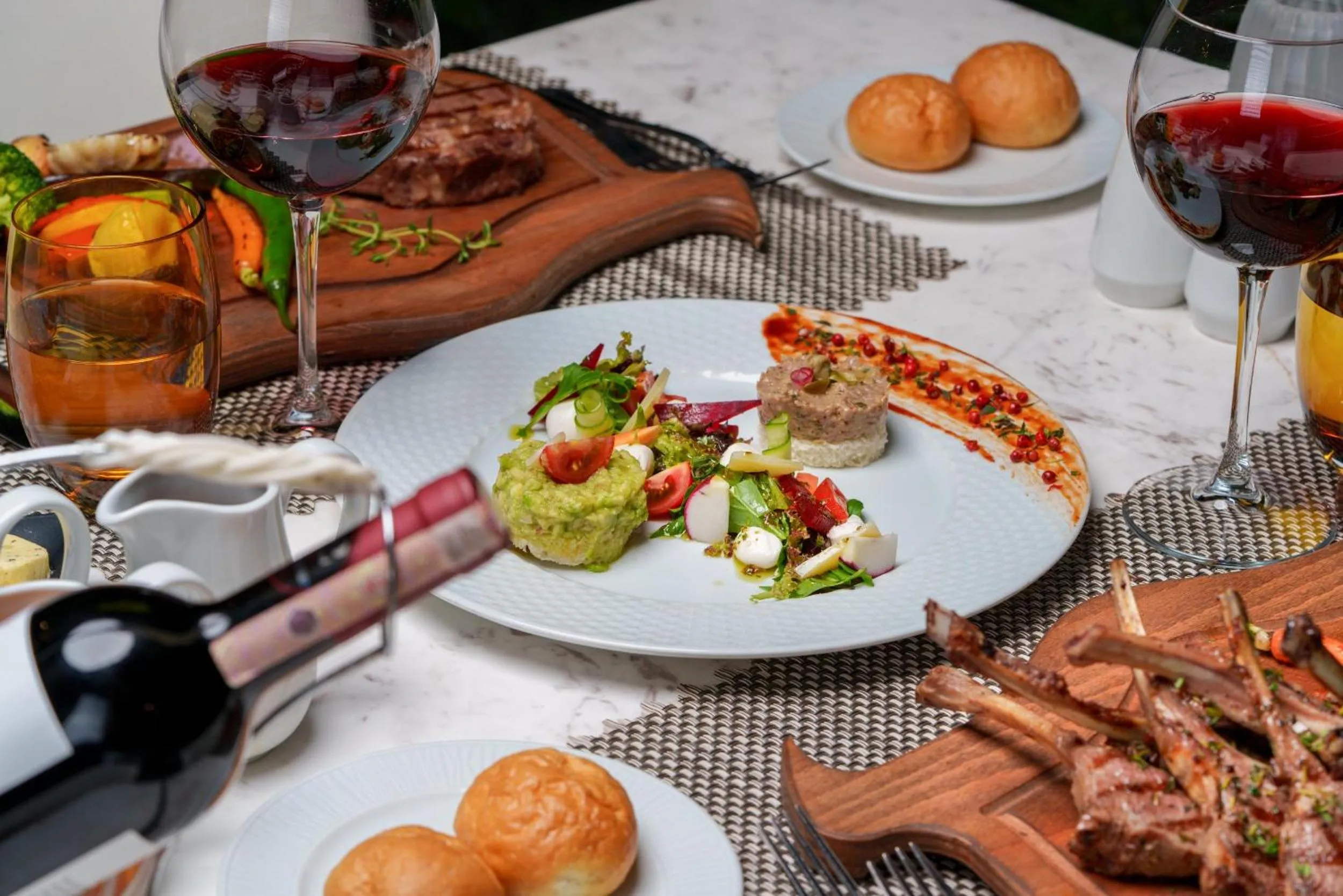 Restaurant/places to eat in Trendy Lara