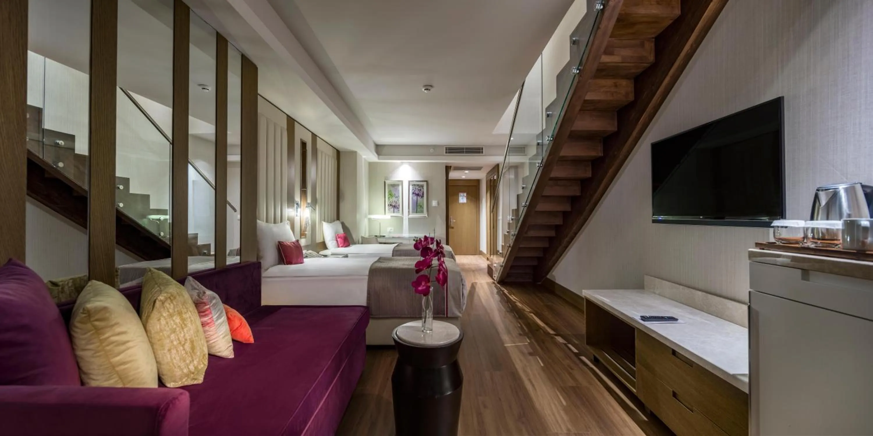 Photo of the whole room, Bed in Trendy Lara