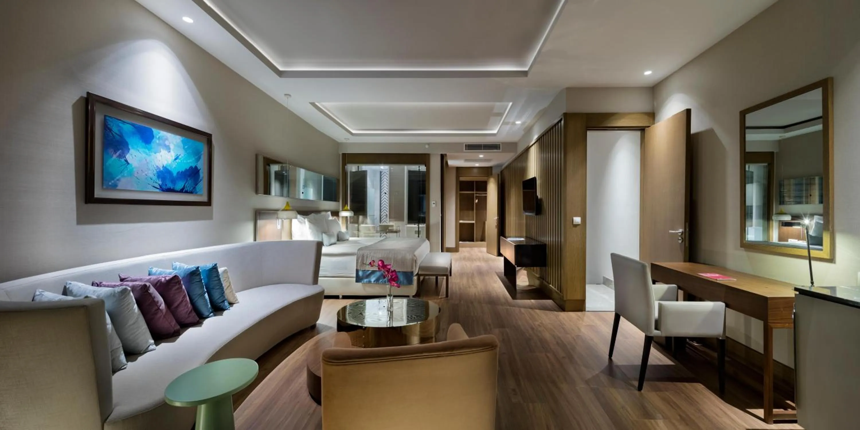 Photo of the whole room in Trendy Lara