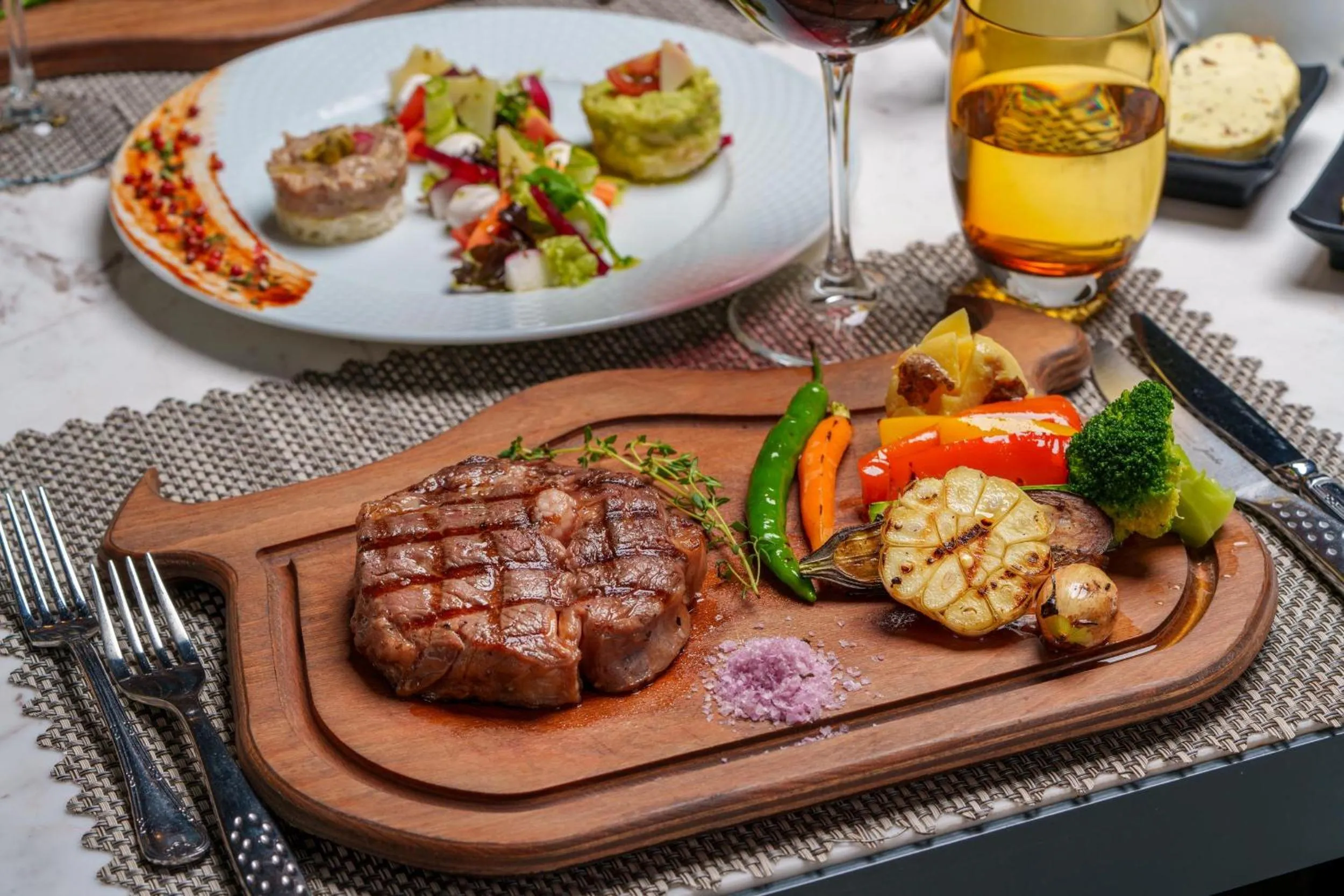 Restaurant/places to eat in Trendy Lara