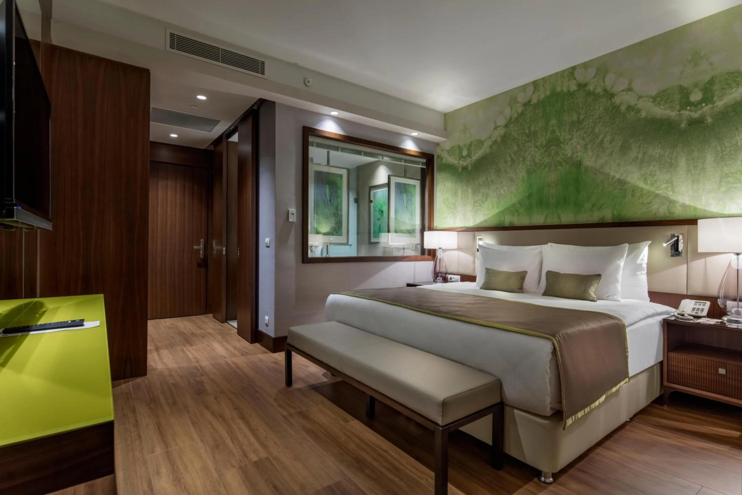 Photo of the whole room, Bed in Trendy Lara