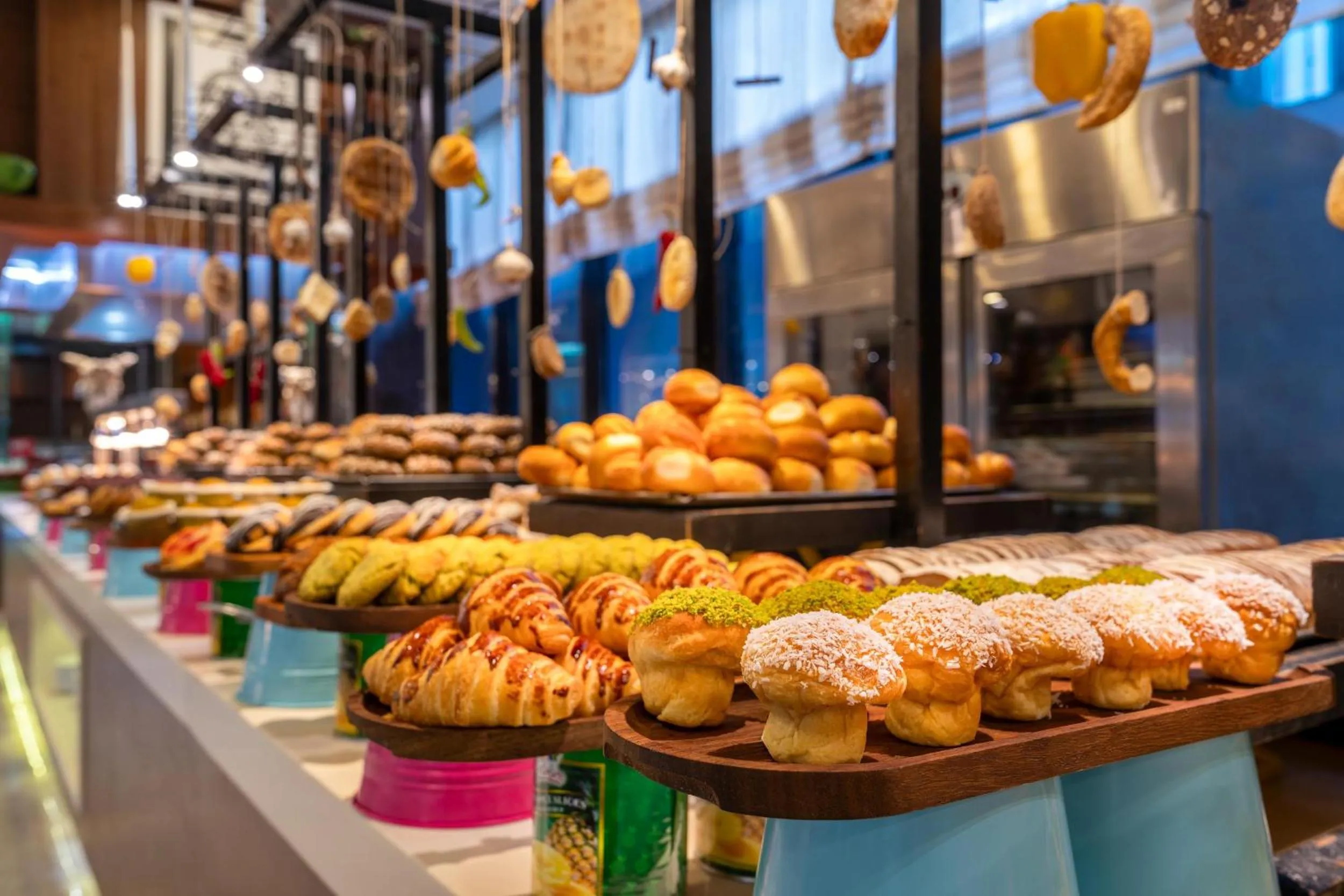 Restaurant/places to eat in Trendy Lara