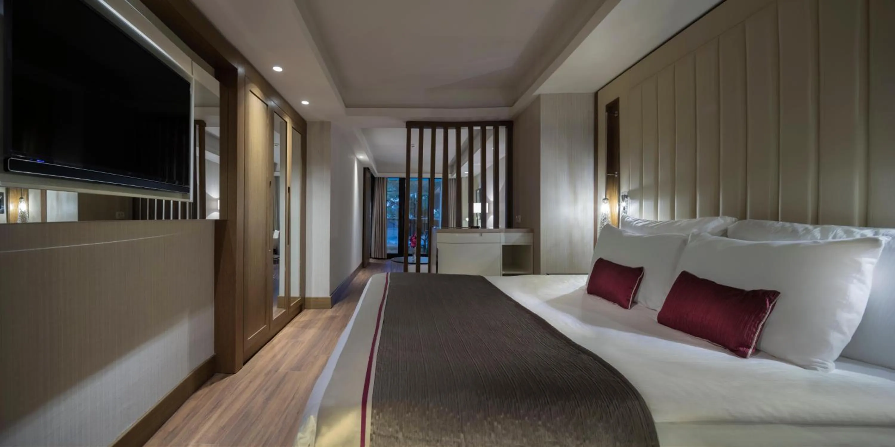 Photo of the whole room, Bed in Trendy Lara