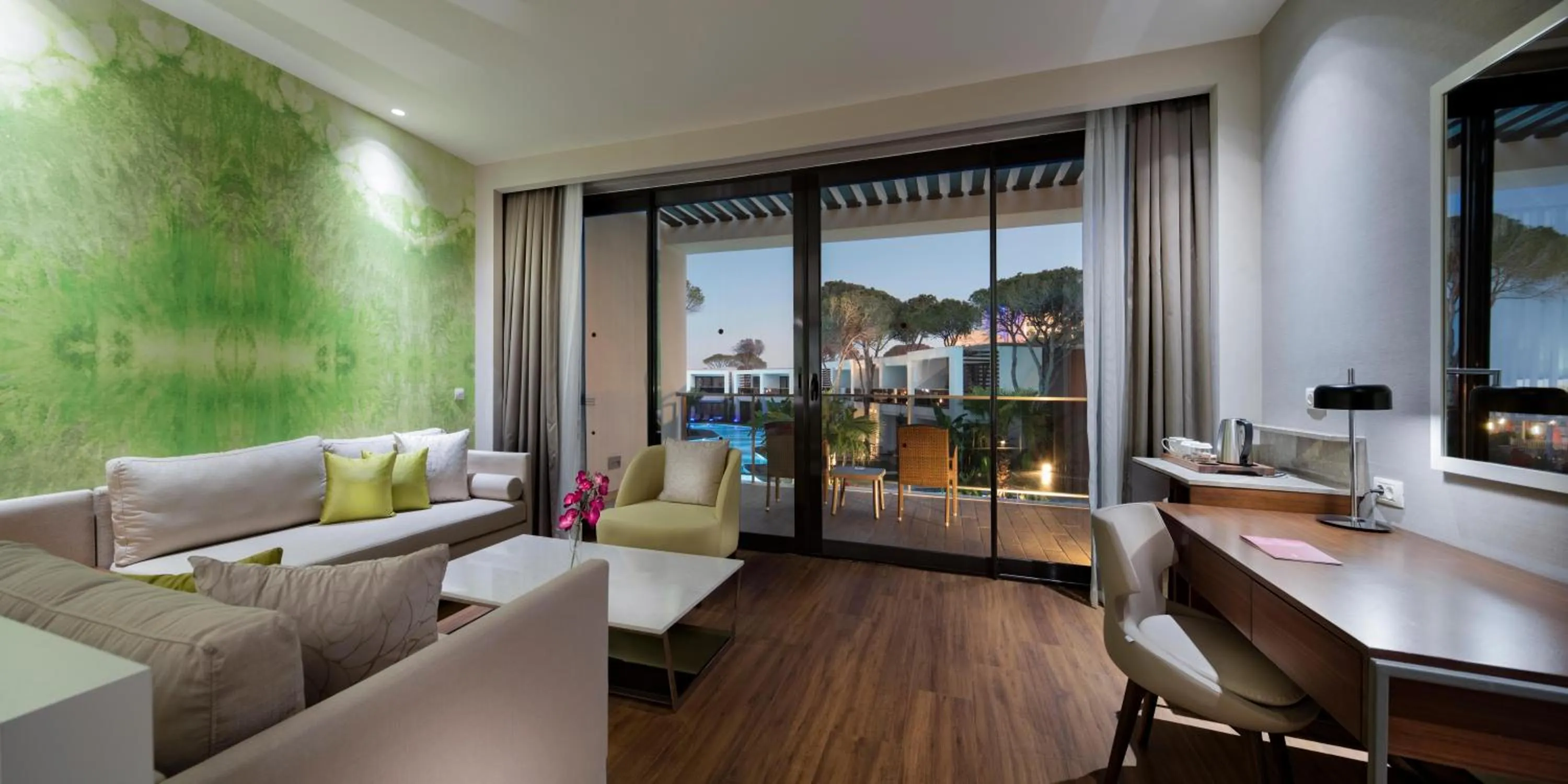 Photo of the whole room in Trendy Lara