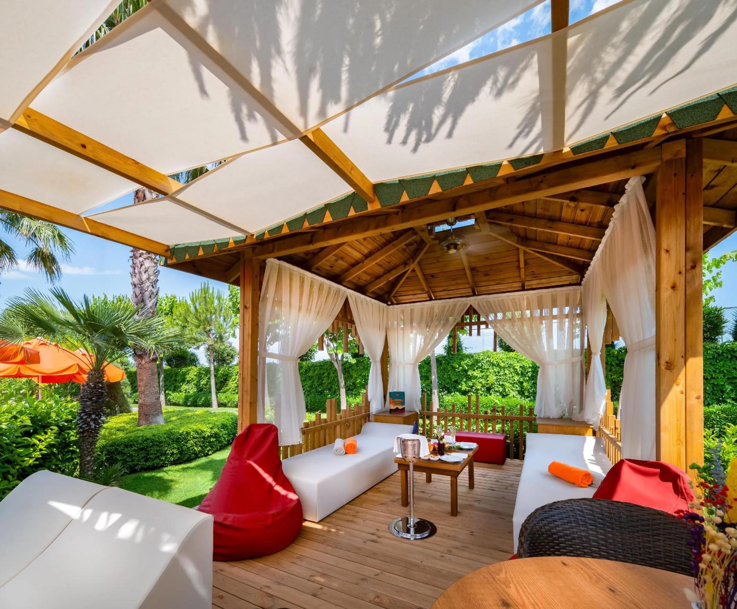 Other in Trendy Lara