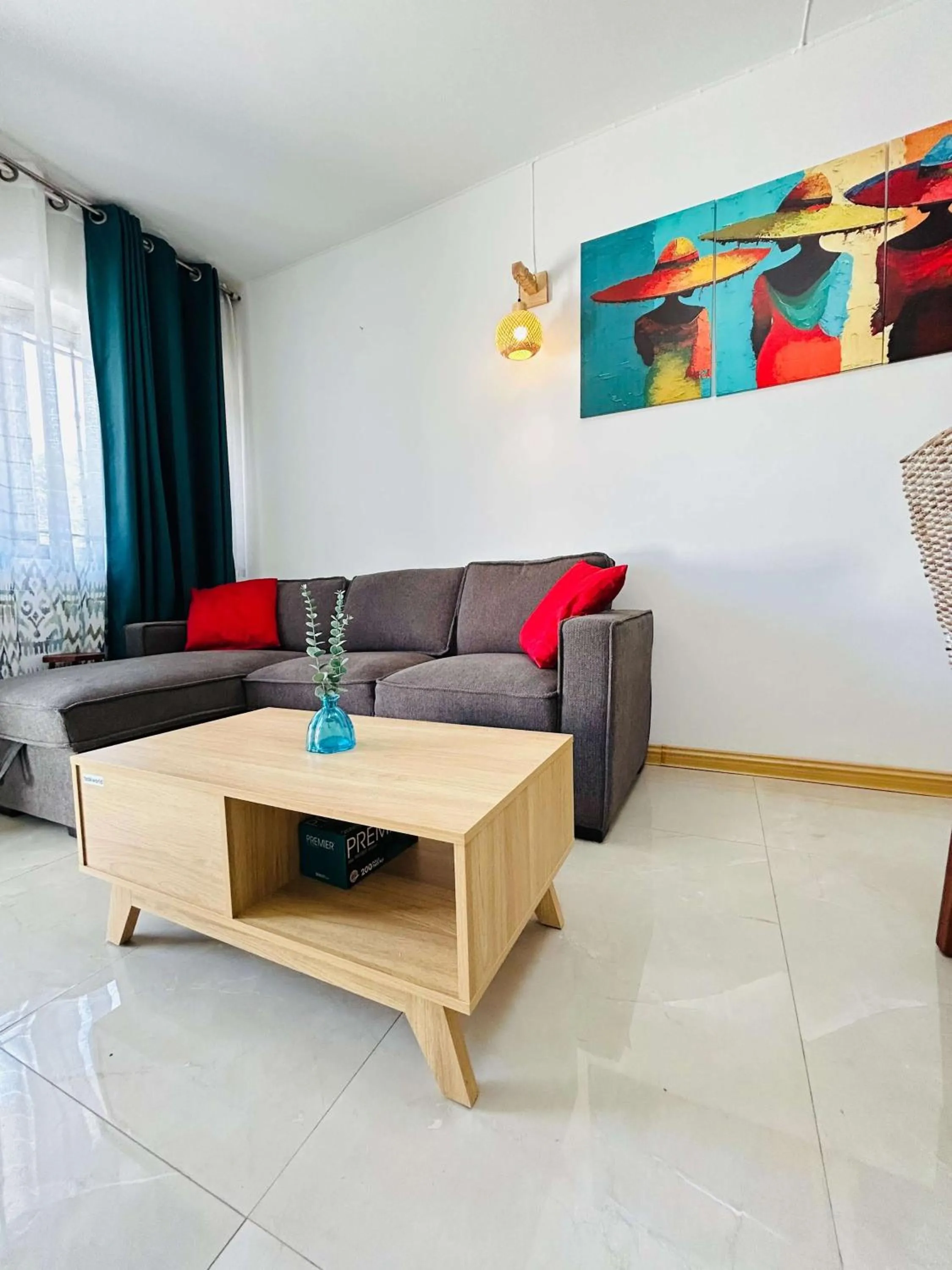 Cozy Apt, 5 Min Walk to Beach - LF7
