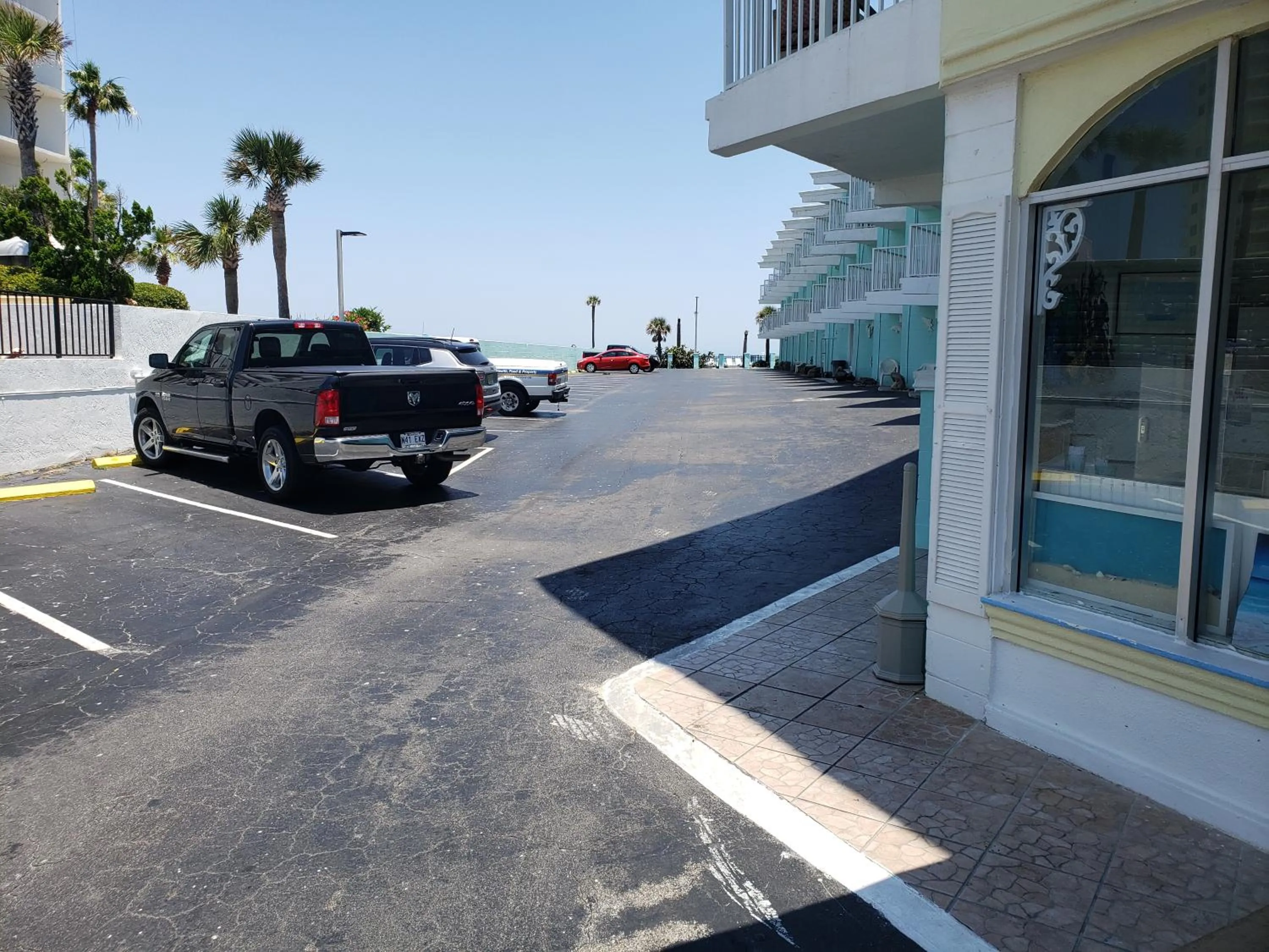 Parking in SeaScape Inn - Daytona Beach Shores