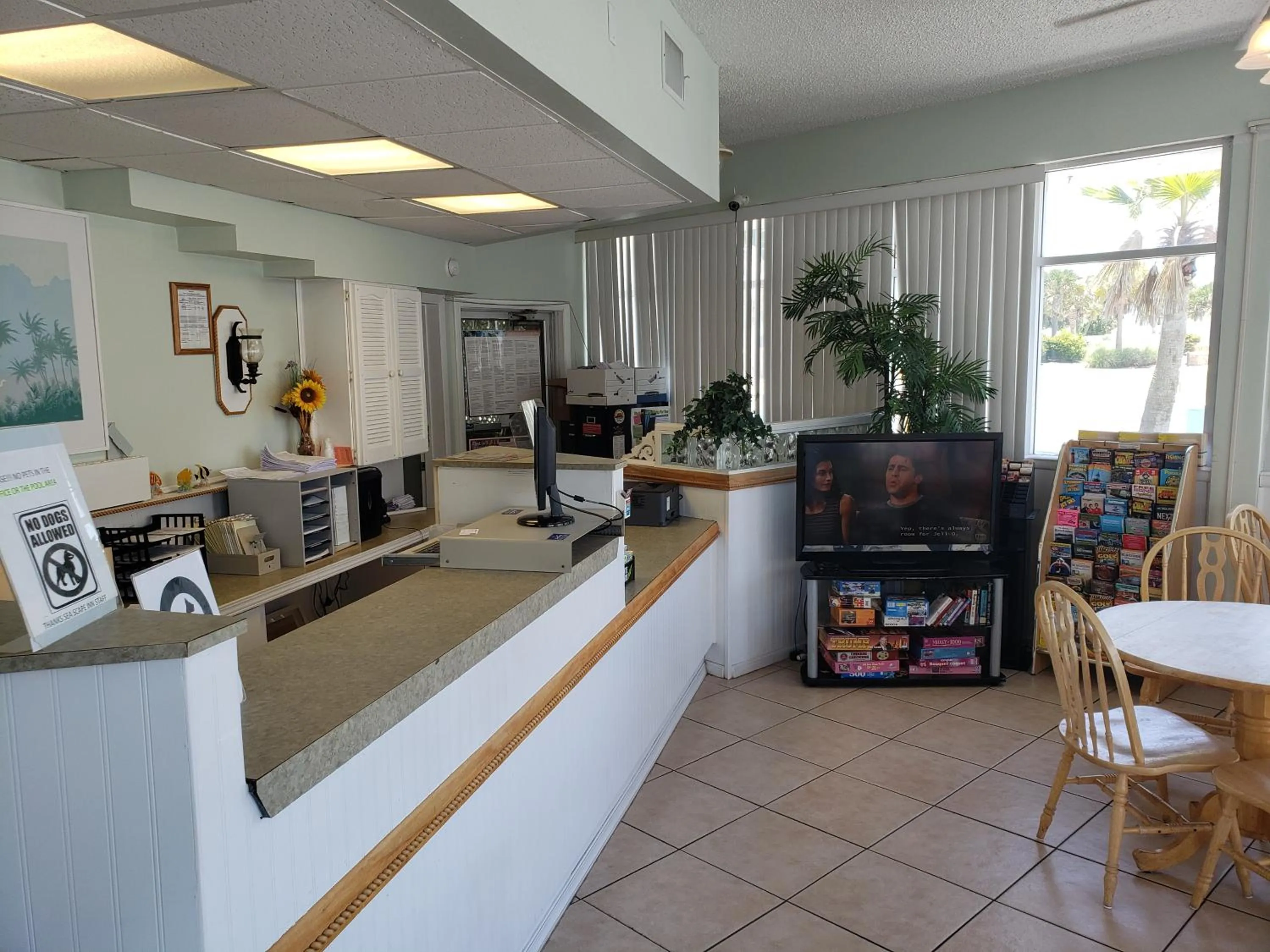 Living room in SeaScape Inn - Daytona Beach Shores
