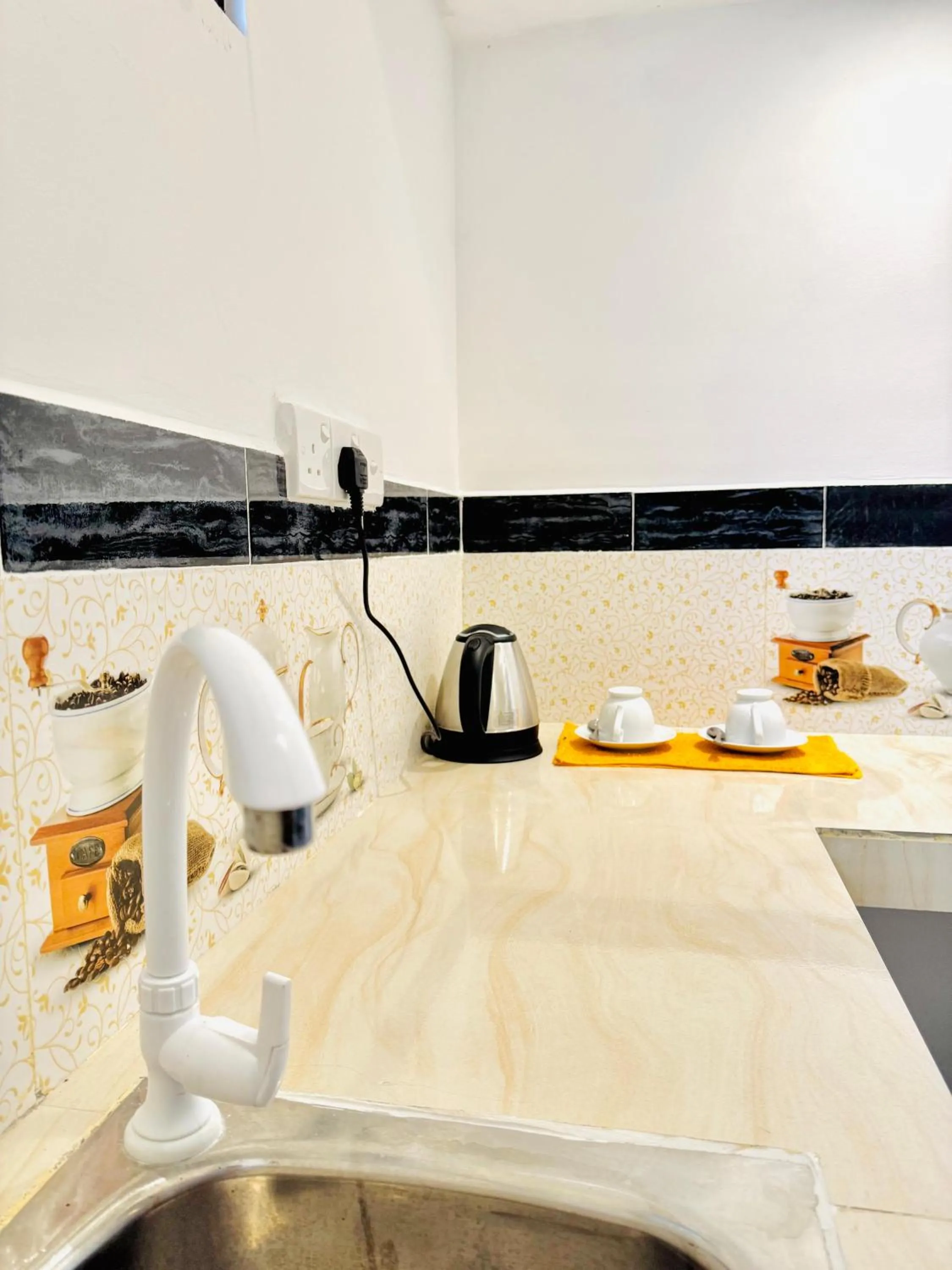 Coffee/tea facilities in Nethmi Homestay & family Restaurant