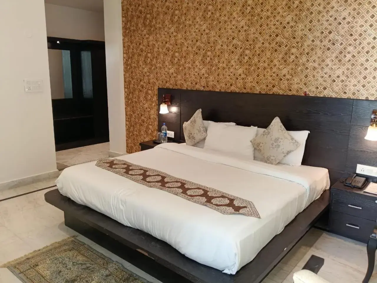 Deluxe Double Room with Balcony in Kamal Residency Deluxe Double Room with Balcony in Kamal Residency