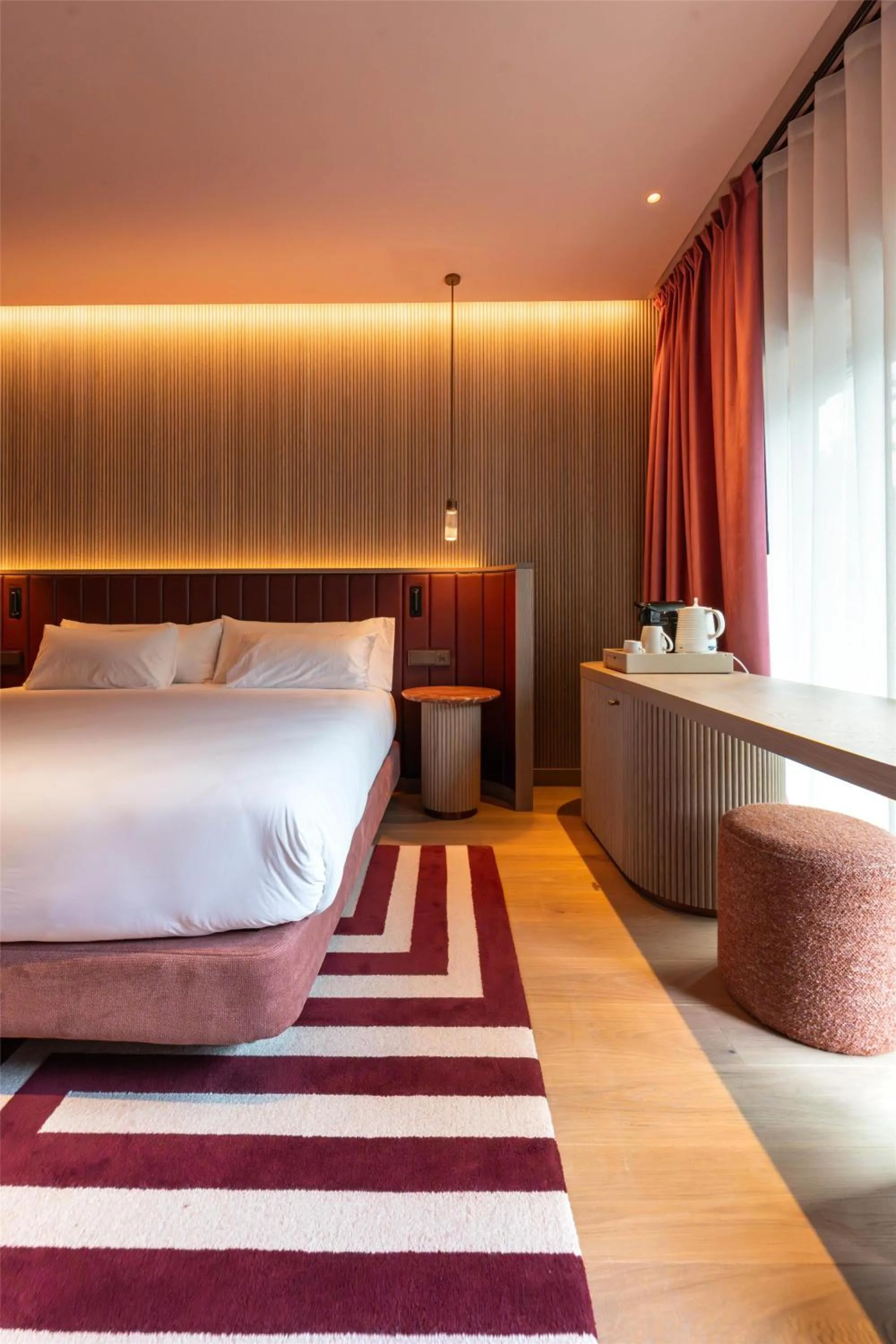 King Room - Grand Stalls in Hotel Palacio Bellas Artes San Sebastian, Curio Collection by Hilton