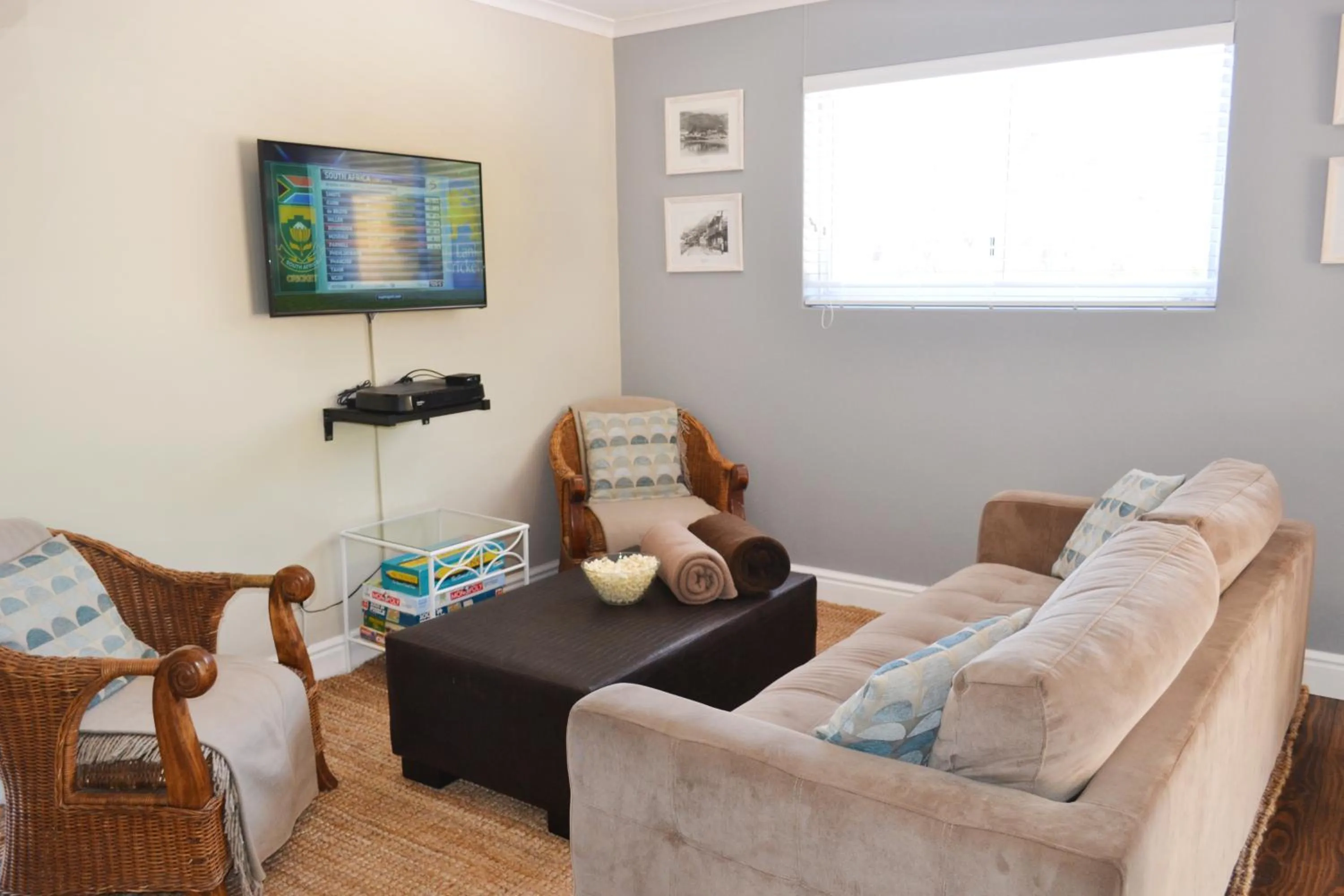 TV and multimedia in Seabreeze Luxury Two Bedroom Self Catering Penthouse