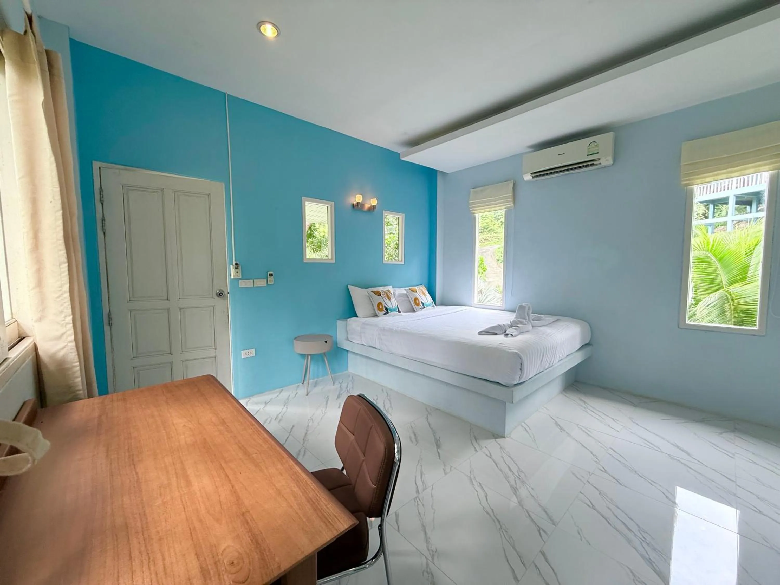 Photo of the whole room, Bed in Kiri Tawan