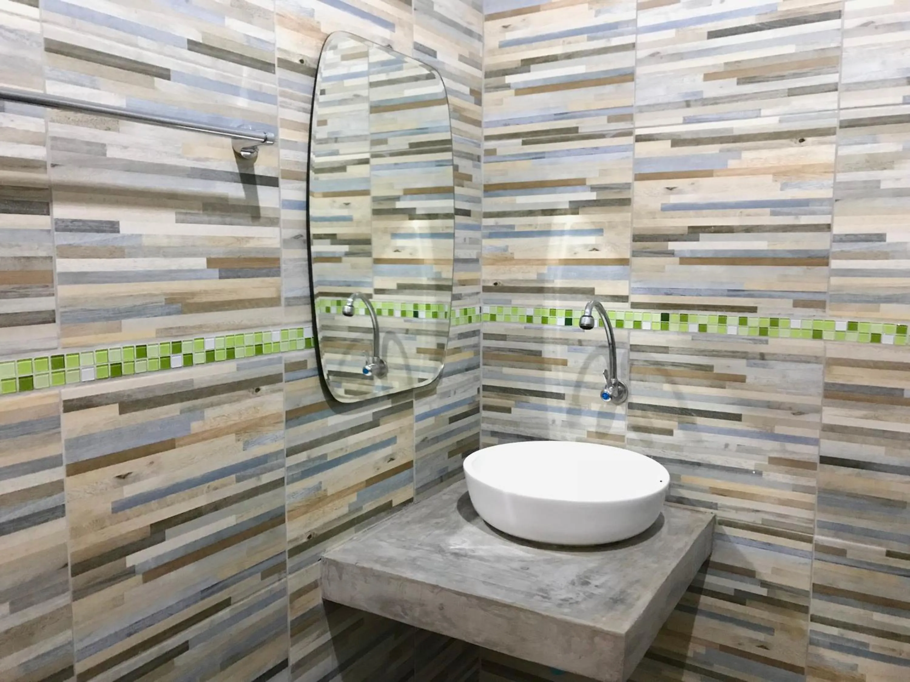 Bathroom in Kiri Tawan