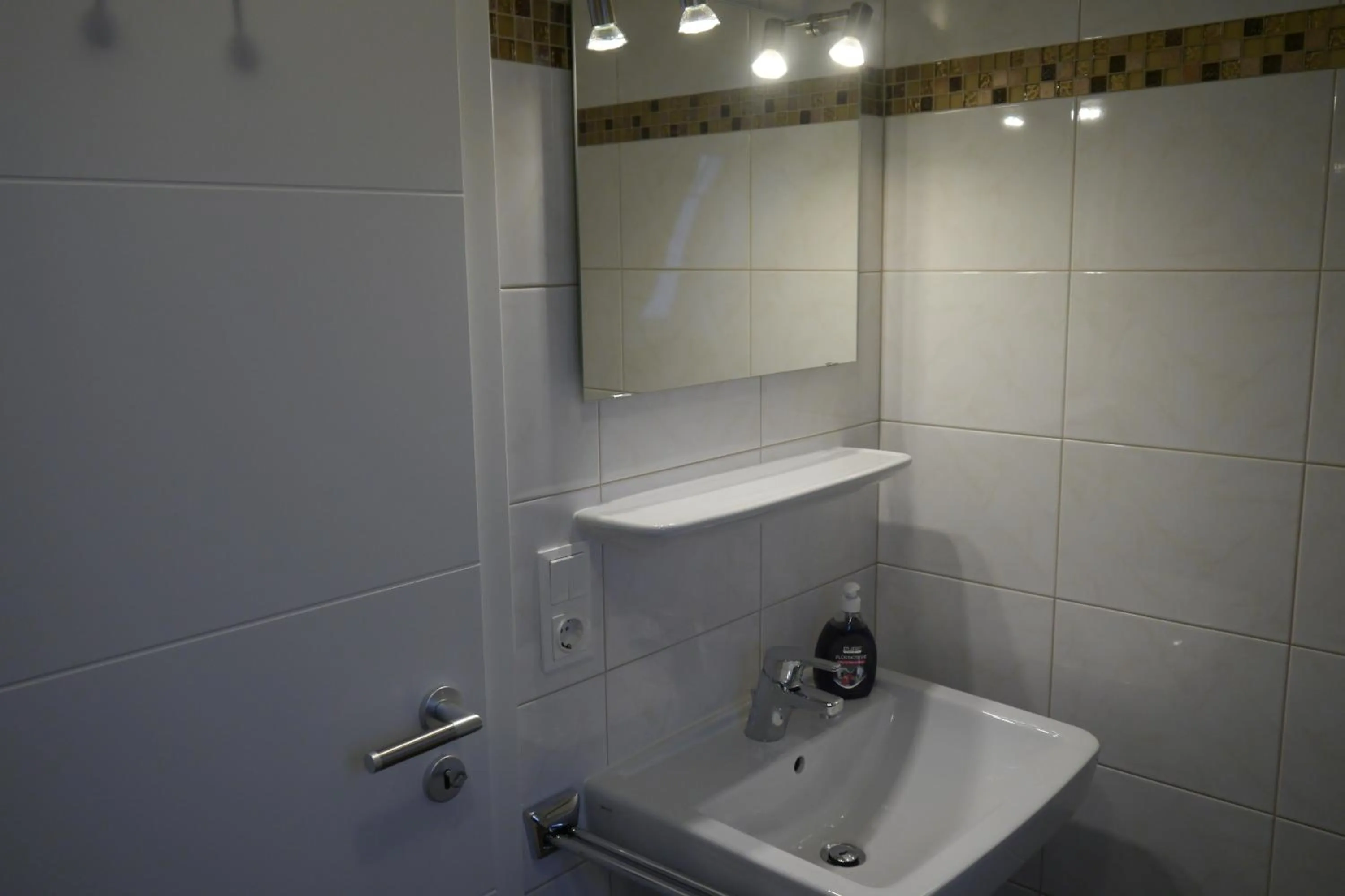 Toilet in Hotel Haus Wittwer