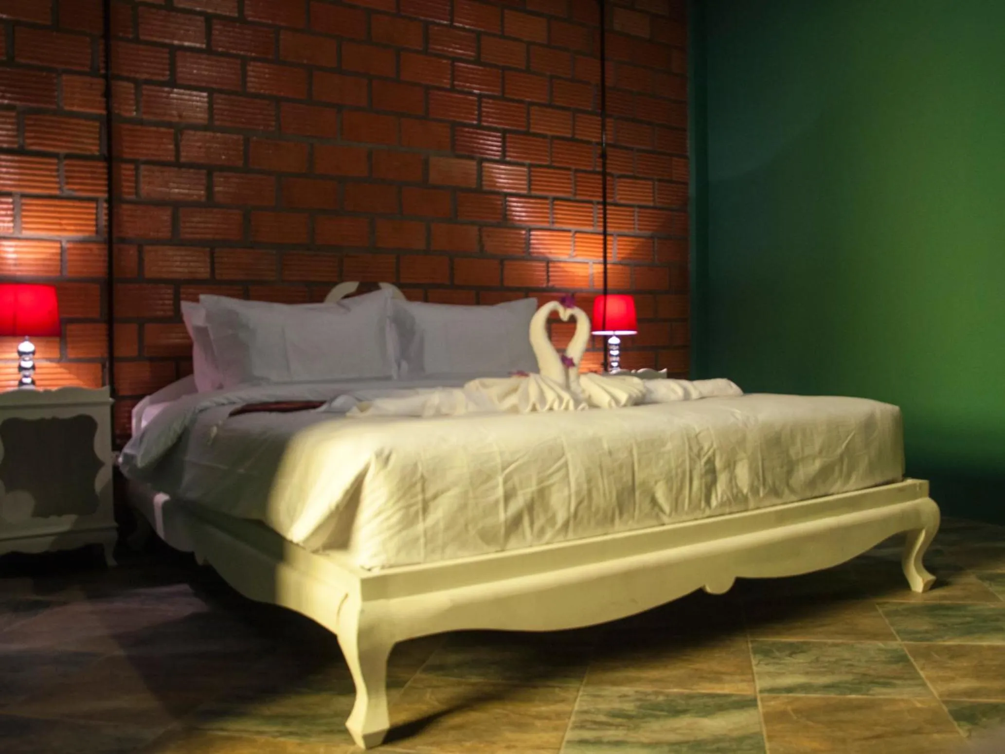 Shower, Bed in Casacool Hotel