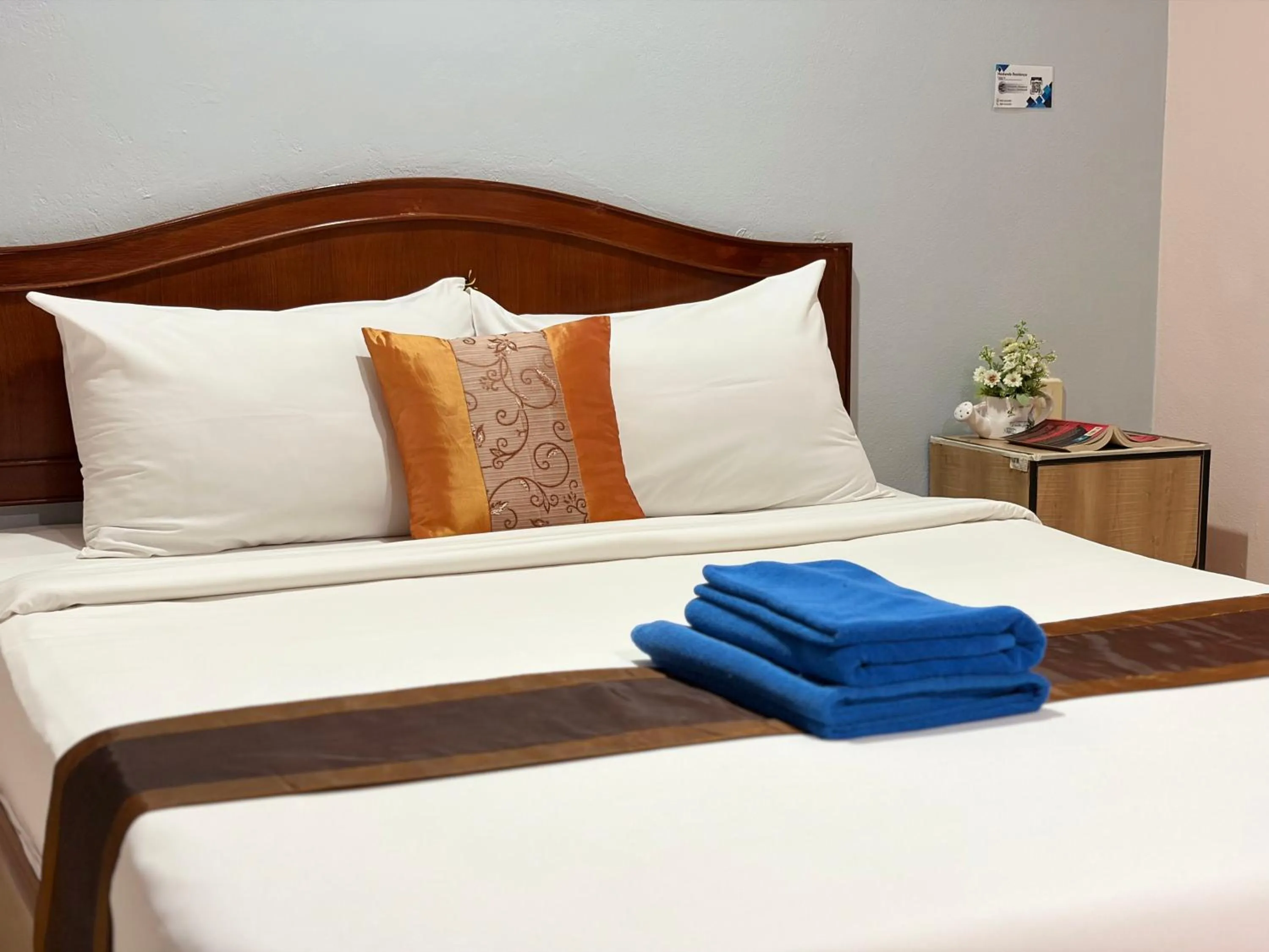 Photo of the whole room, Bed in Mookanda Residence