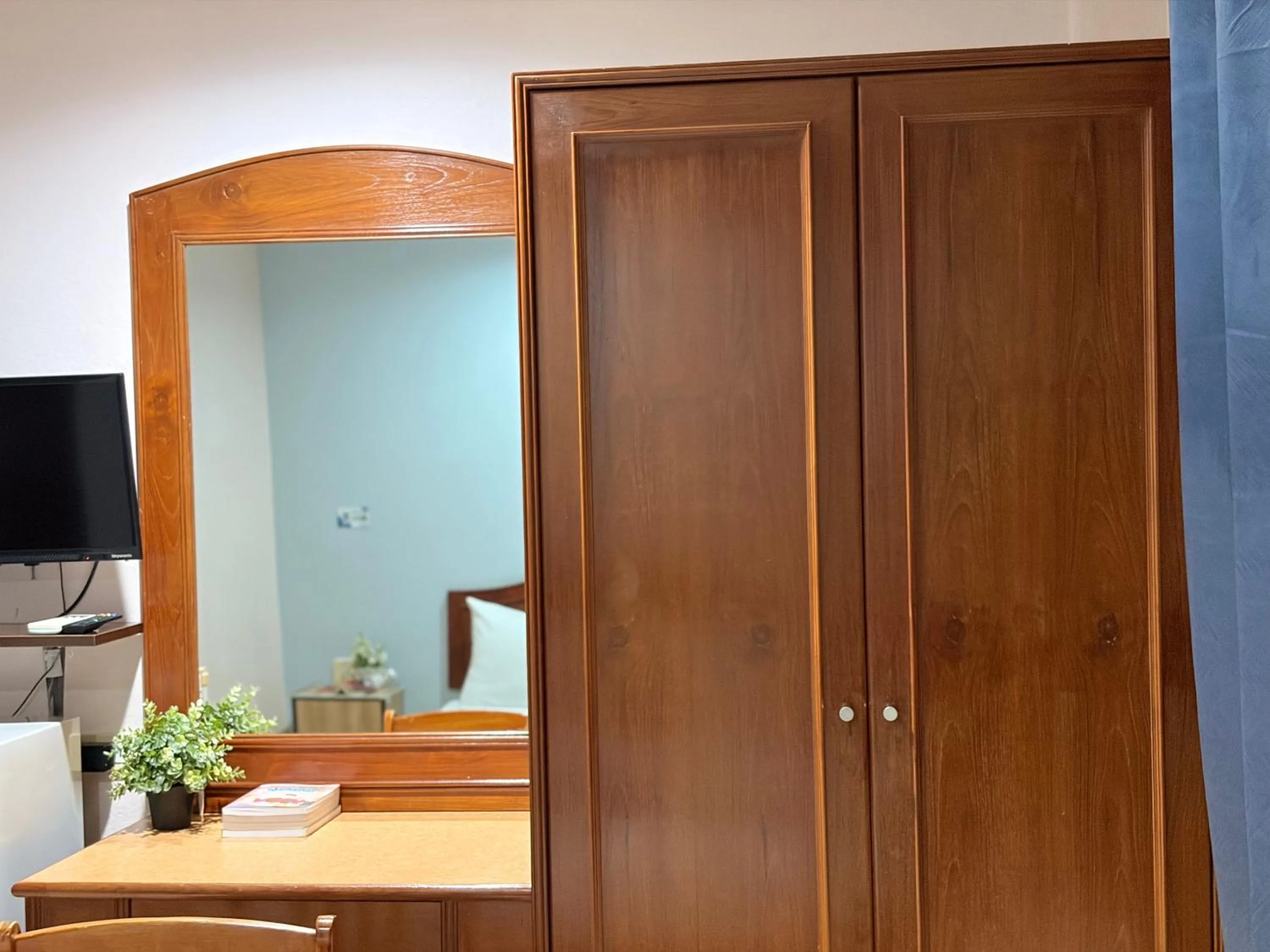 wardrobe in Mookanda Residence
