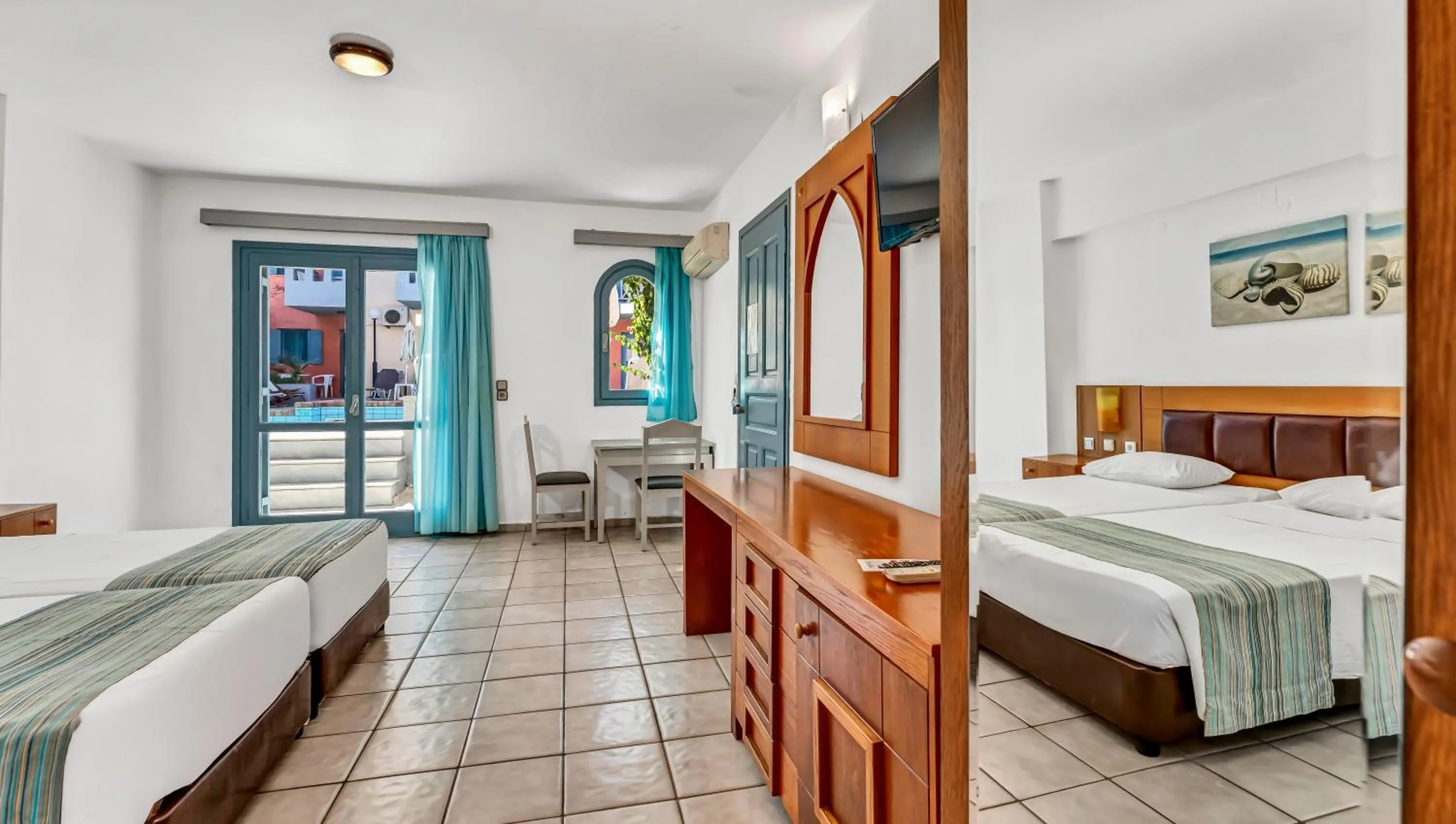 Bed in Marilisa Hotel