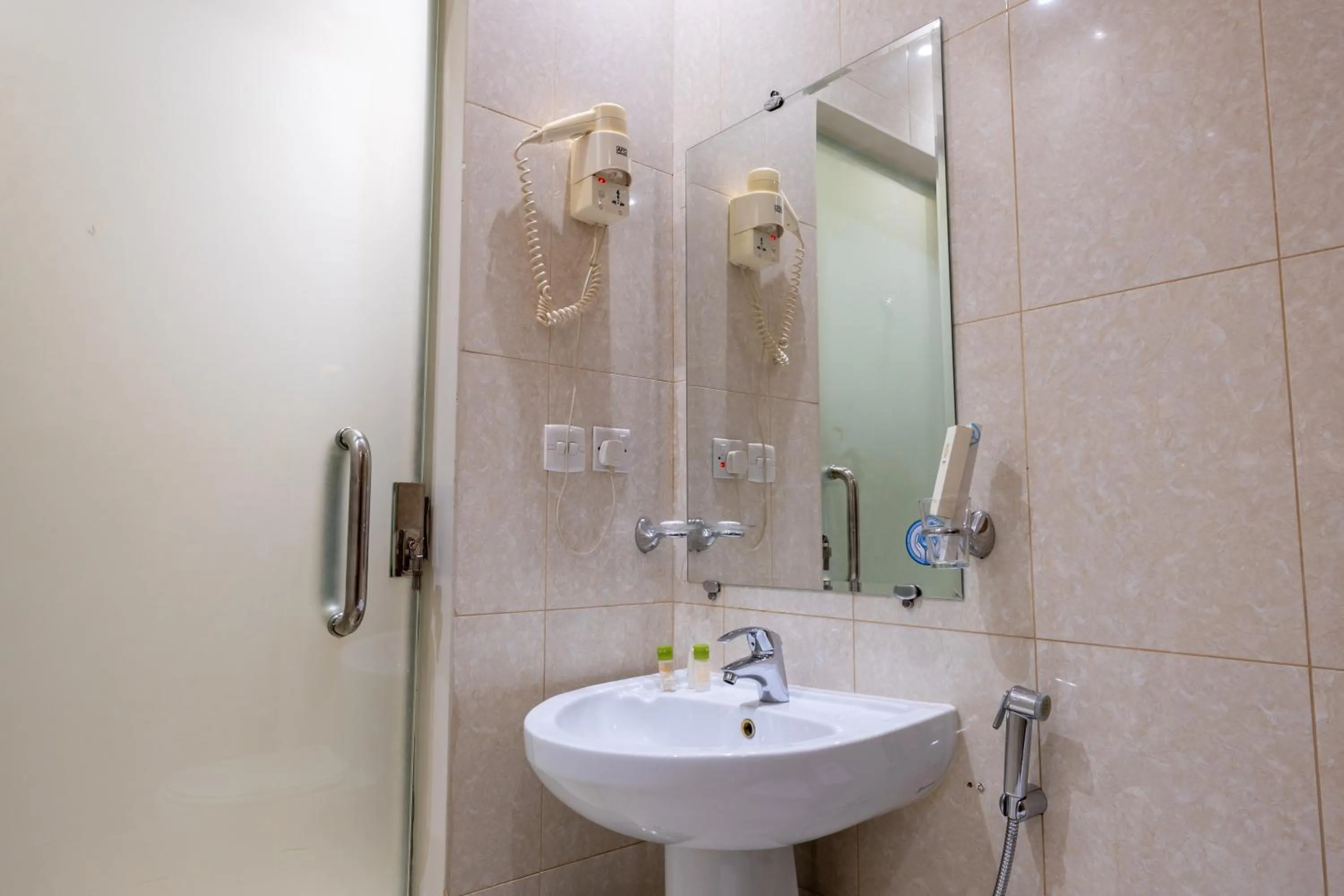 Al Muhaidb Residence Al Malaz 1 - Economic