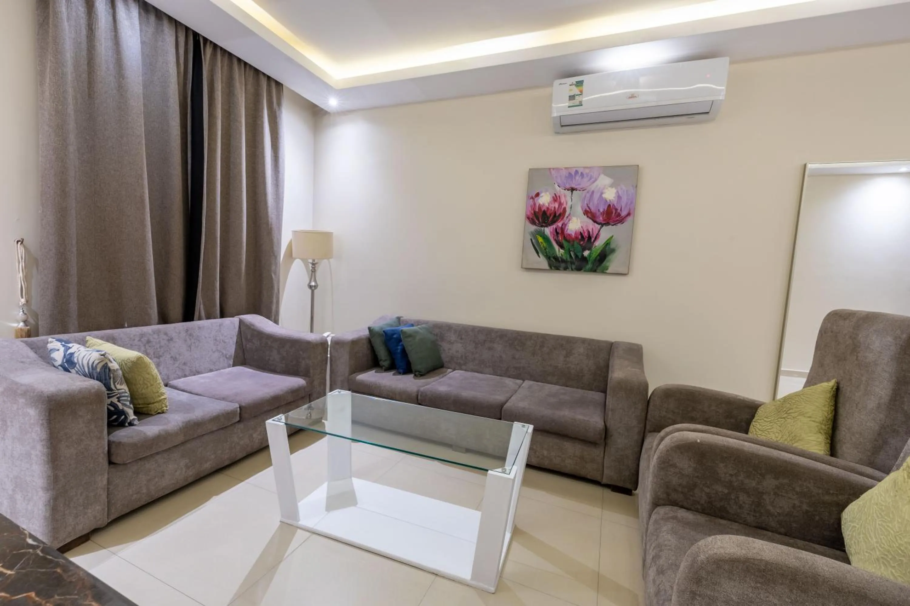 Al Muhaidb Residence Al Malaz 1 - Economic