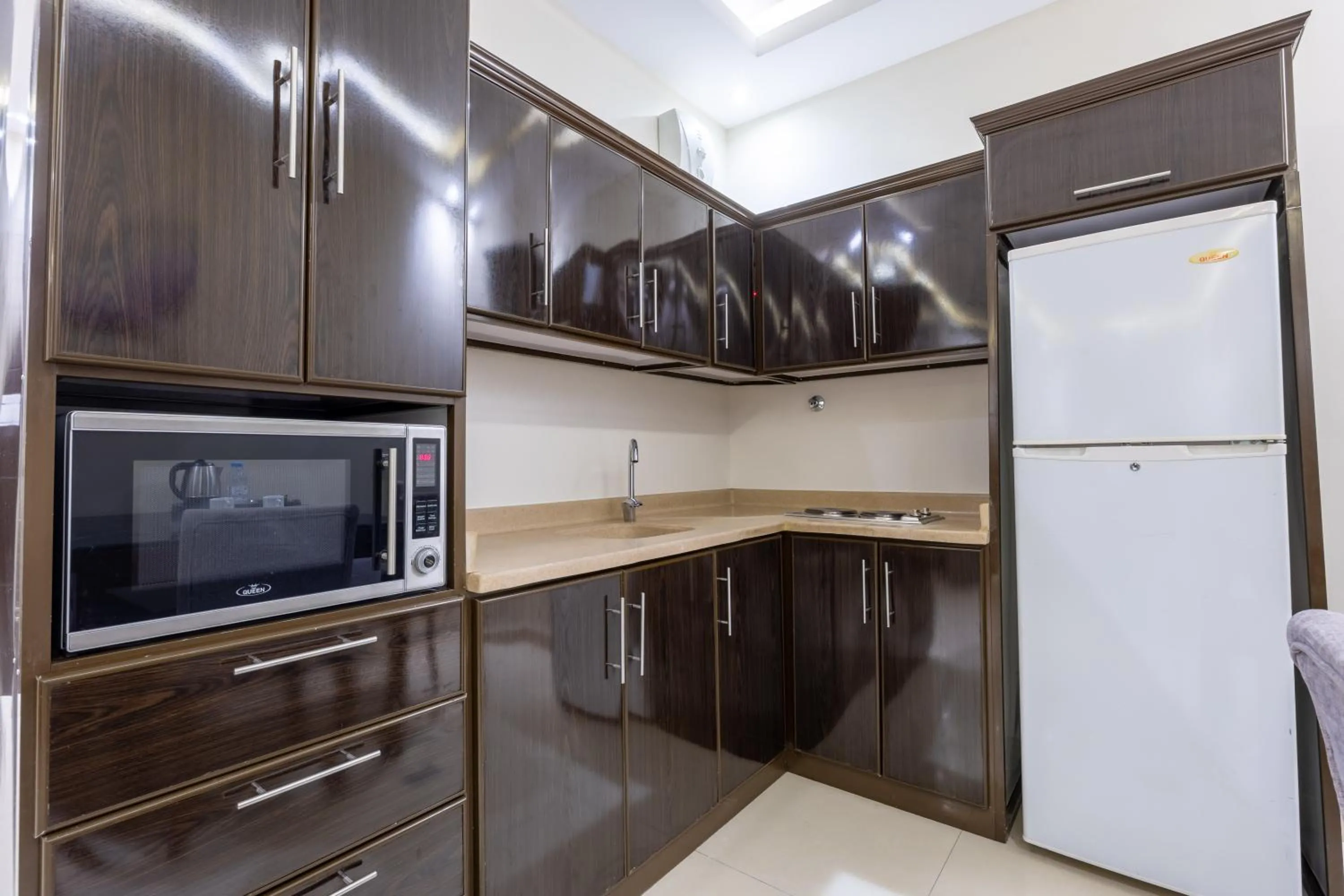 Al Muhaidb Residence Al Malaz 1 - Economic