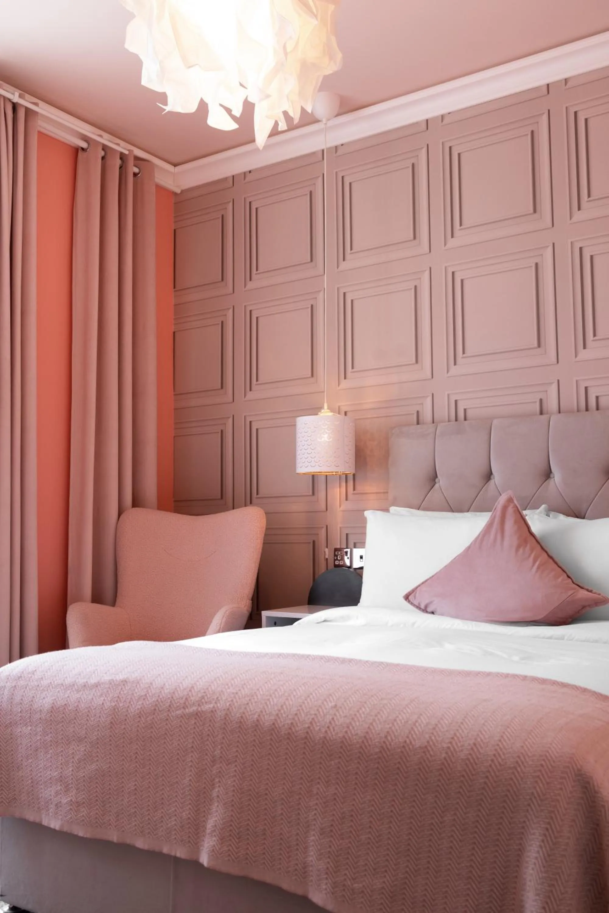 Bed in Harbour Hub Hotel