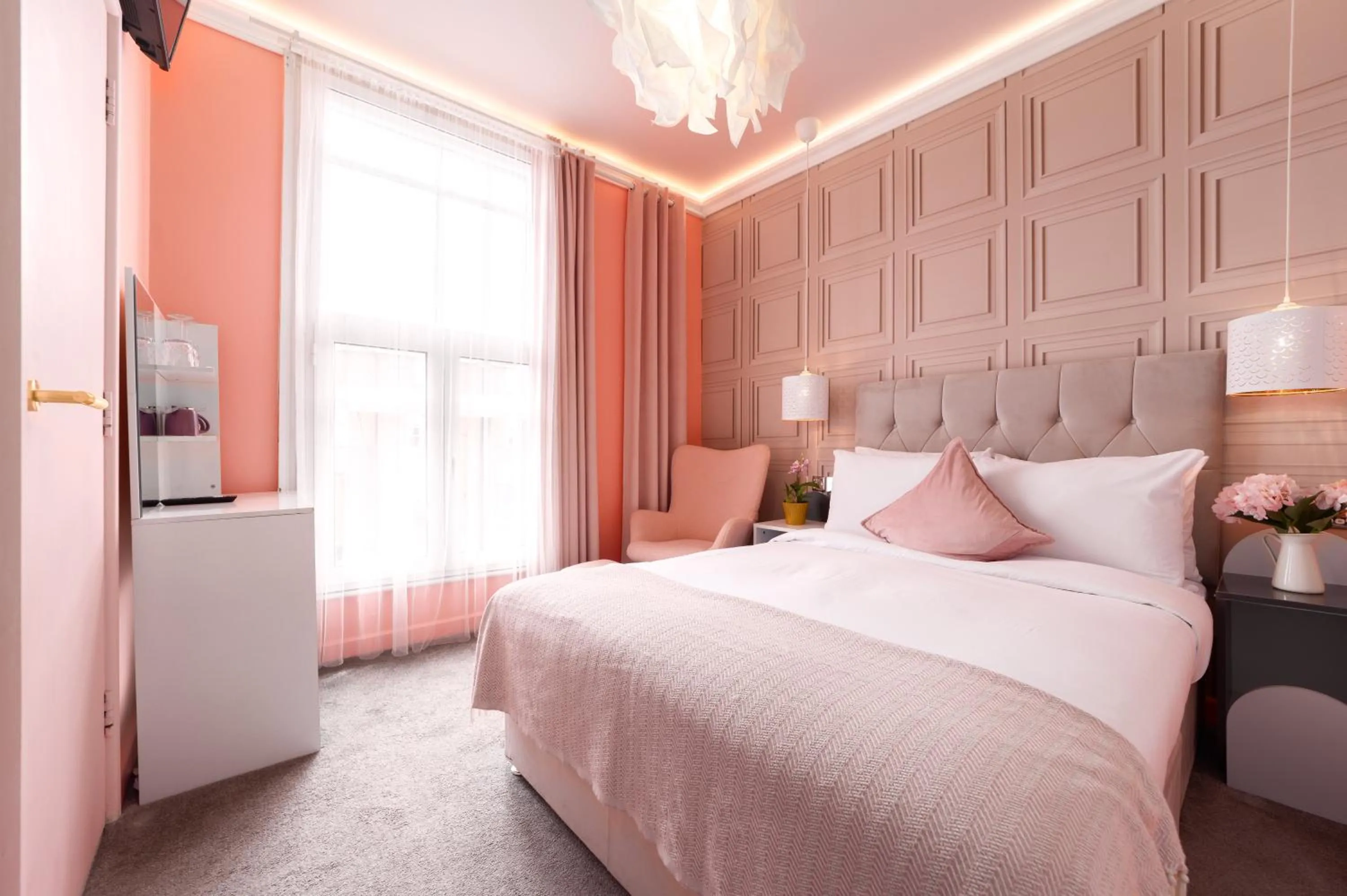 Bed in Harbour Hub Hotel