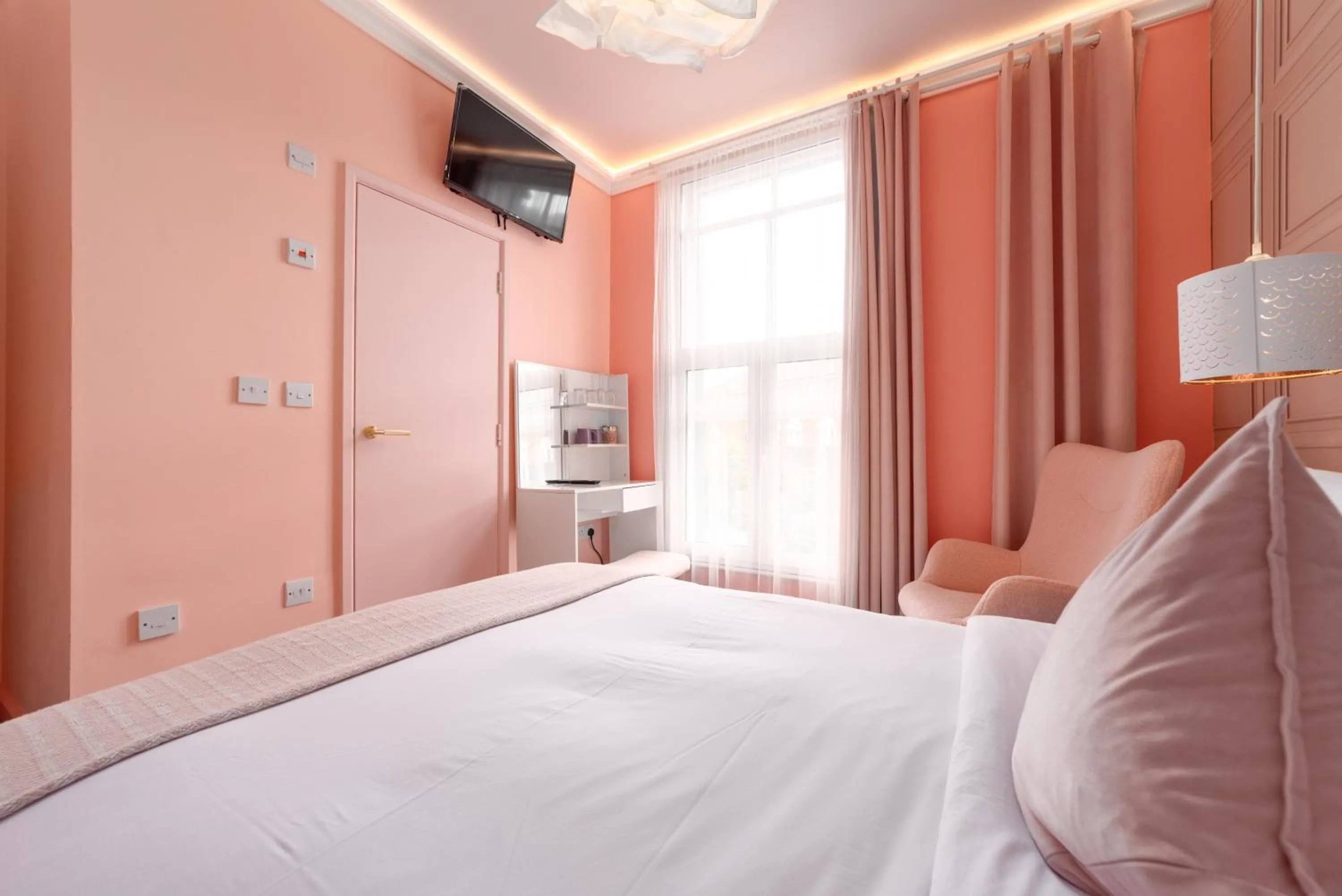 Bed in Harbour Hub Hotel